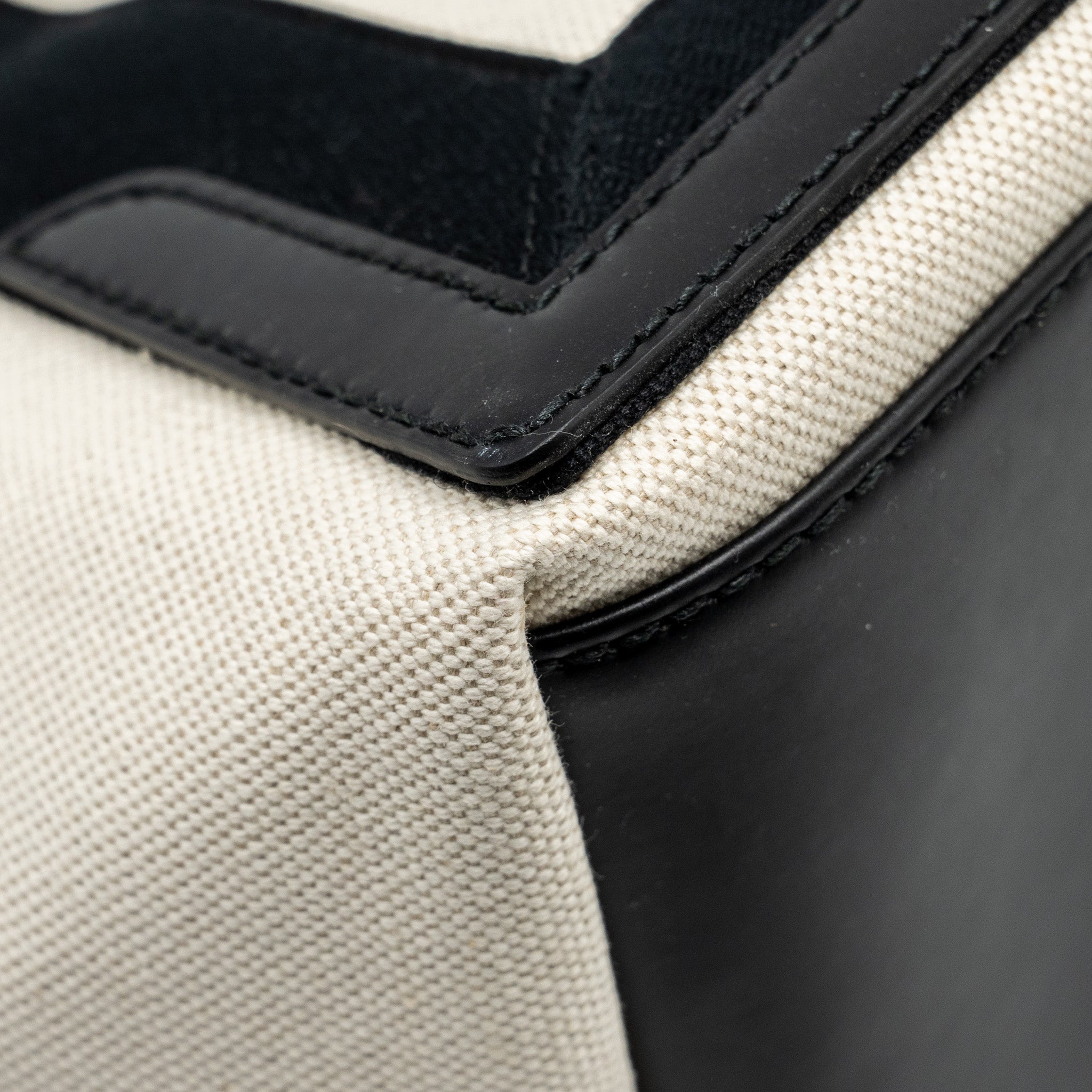 balenciaga-cabas-tote-bag-canvas-calfskin-natural-black-shw