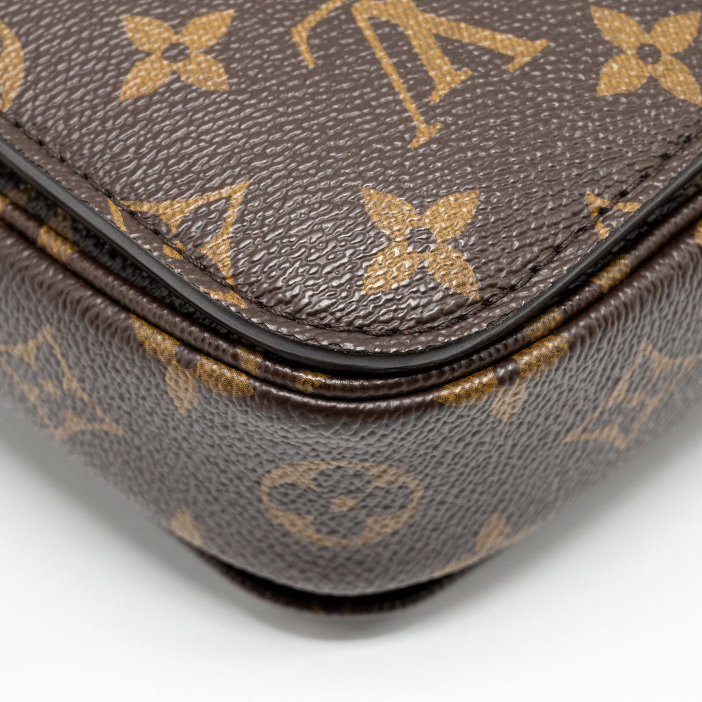 louis-vuitton-pochette-metis-monogram-canvas-ghw-30