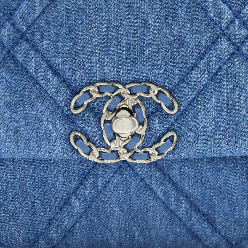 chanel-22p-denim-small-19-bag-light-blue-gold-sliver-hardware