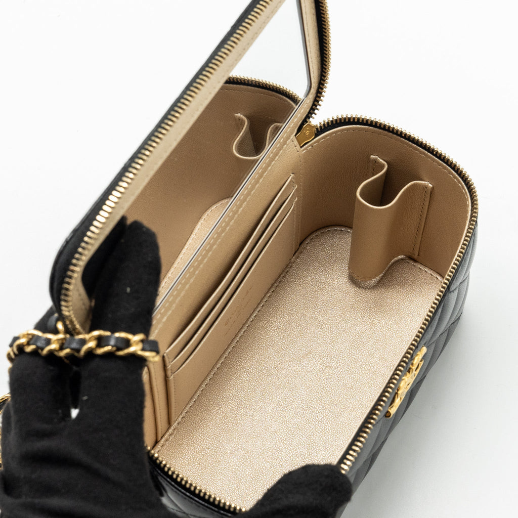 chanel-23c-long-vanity-with-chain-shiny-lambskin-black-ghw