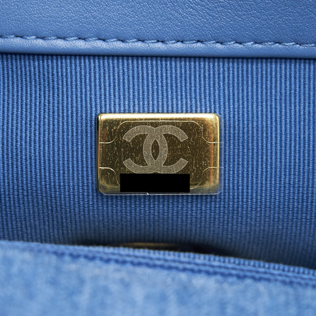 chanel-22p-denim-small-19-bag-light-blue-gold-sliver-hardware
