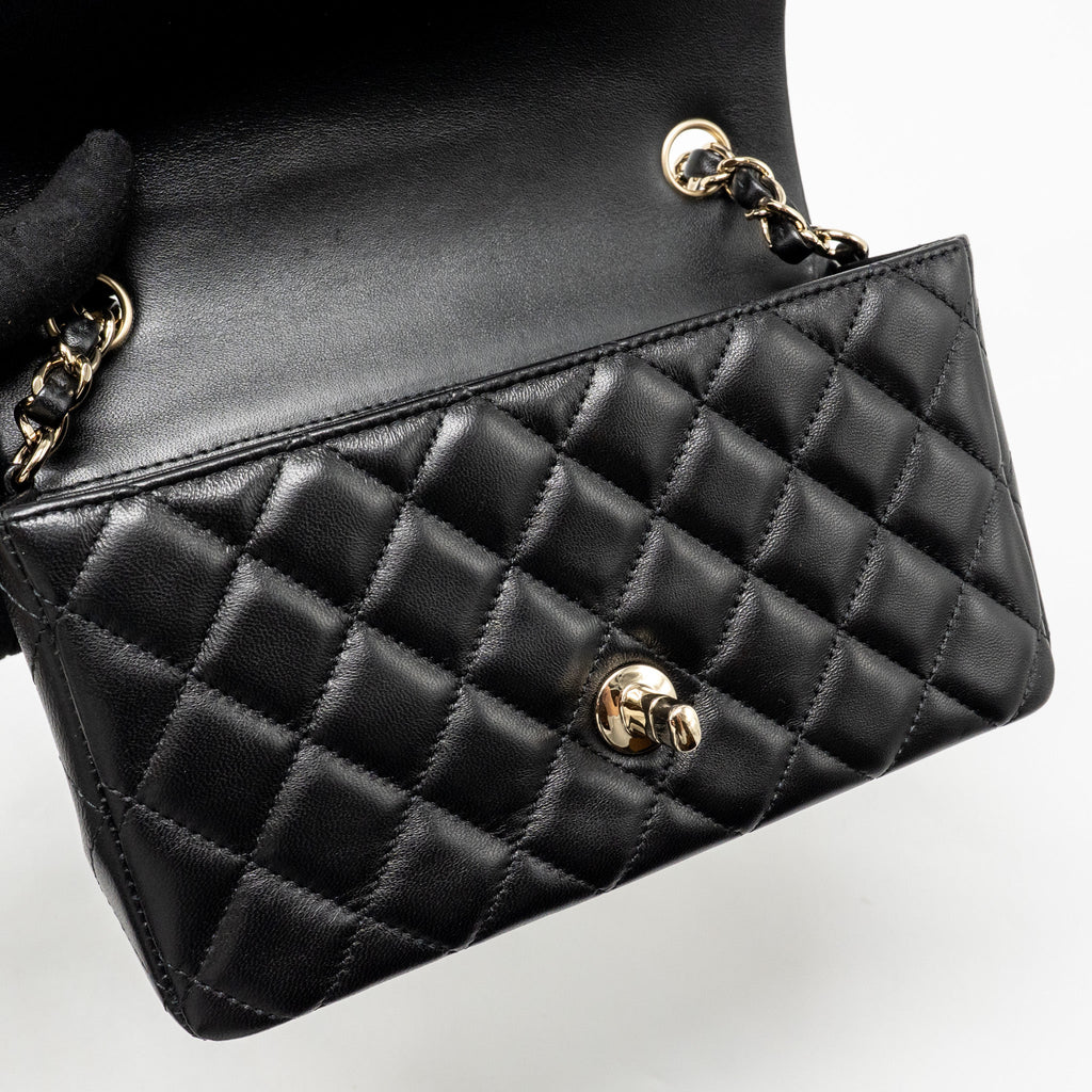 chanel-mini-rectangular-flap-bag-lambskin-black-lghwmicrochip-2