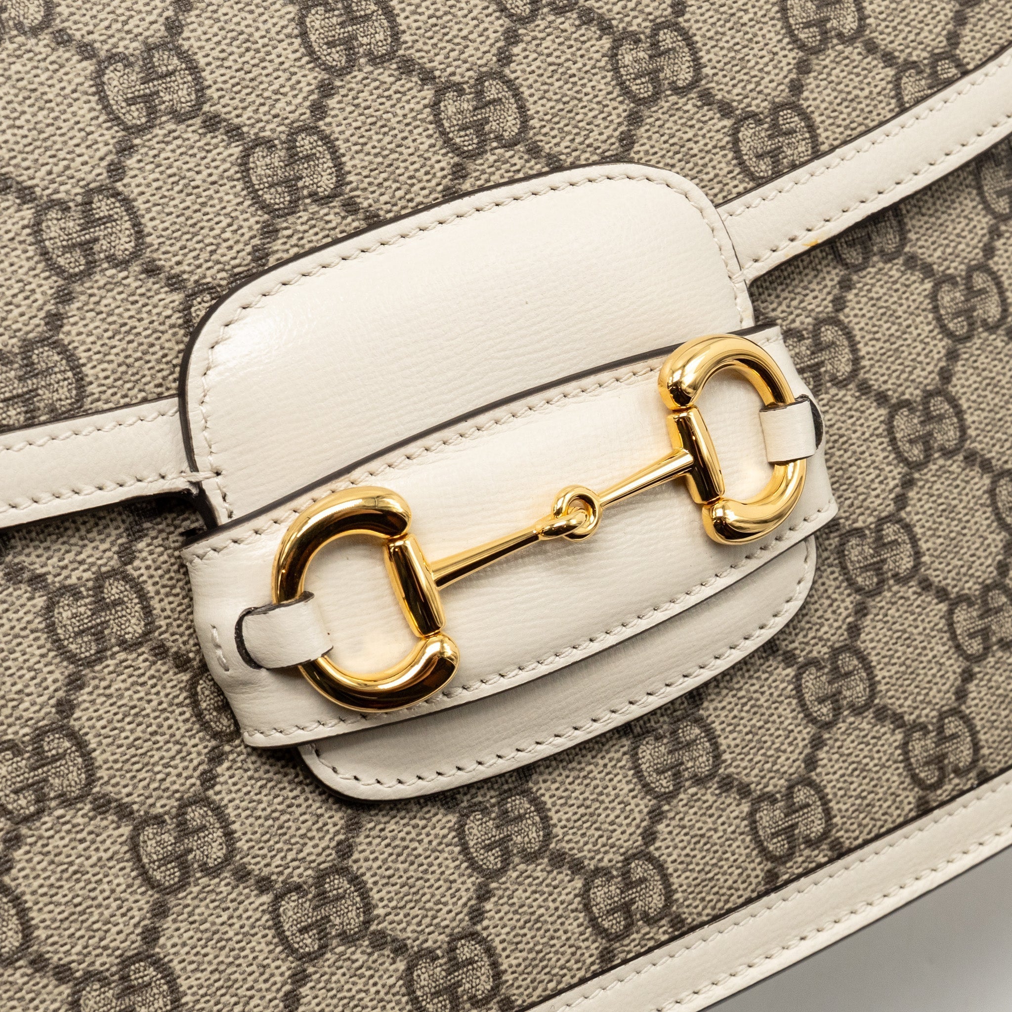 gucci-horsebit-1955-shoulder-bag-gg-supreme-canvas-leather-beige-white-ghw