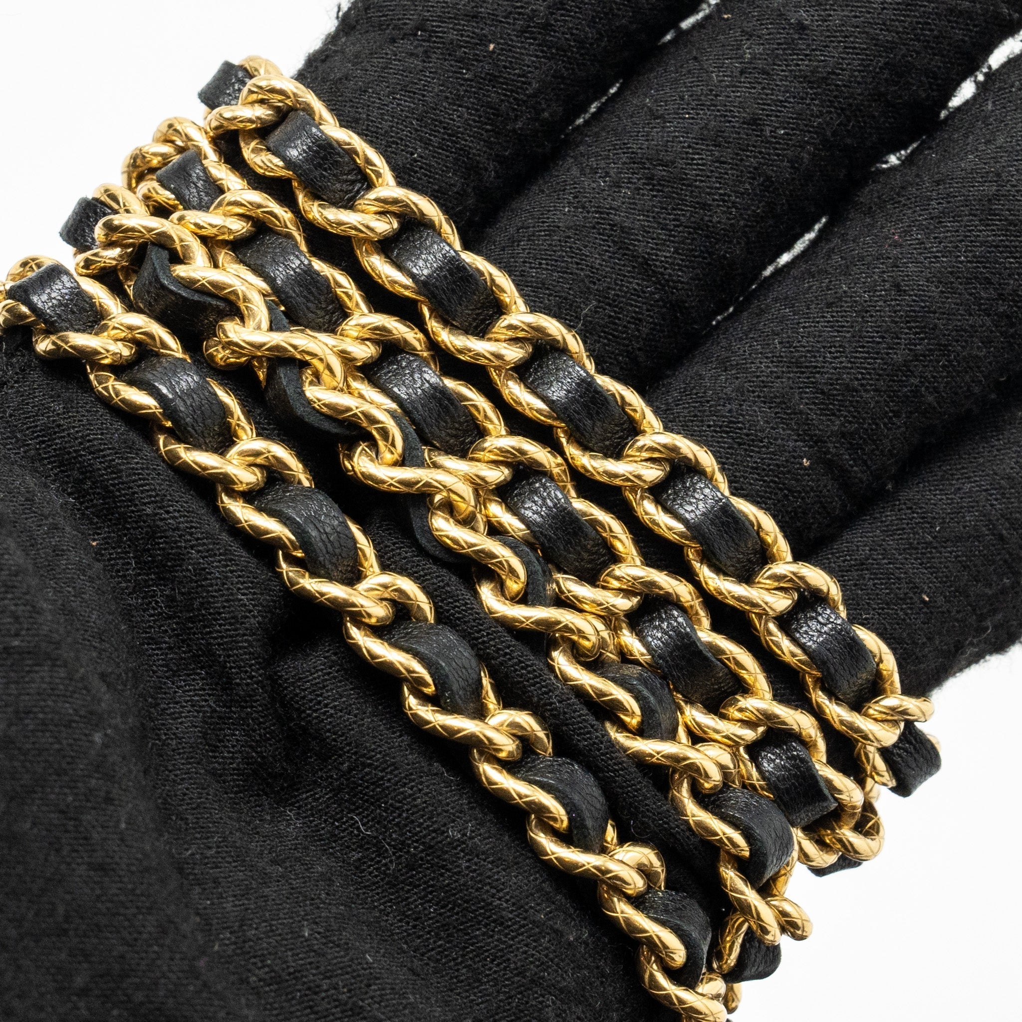 chanel-23c-long-vanity-with-chain-shiny-lambskin-black-ghw
