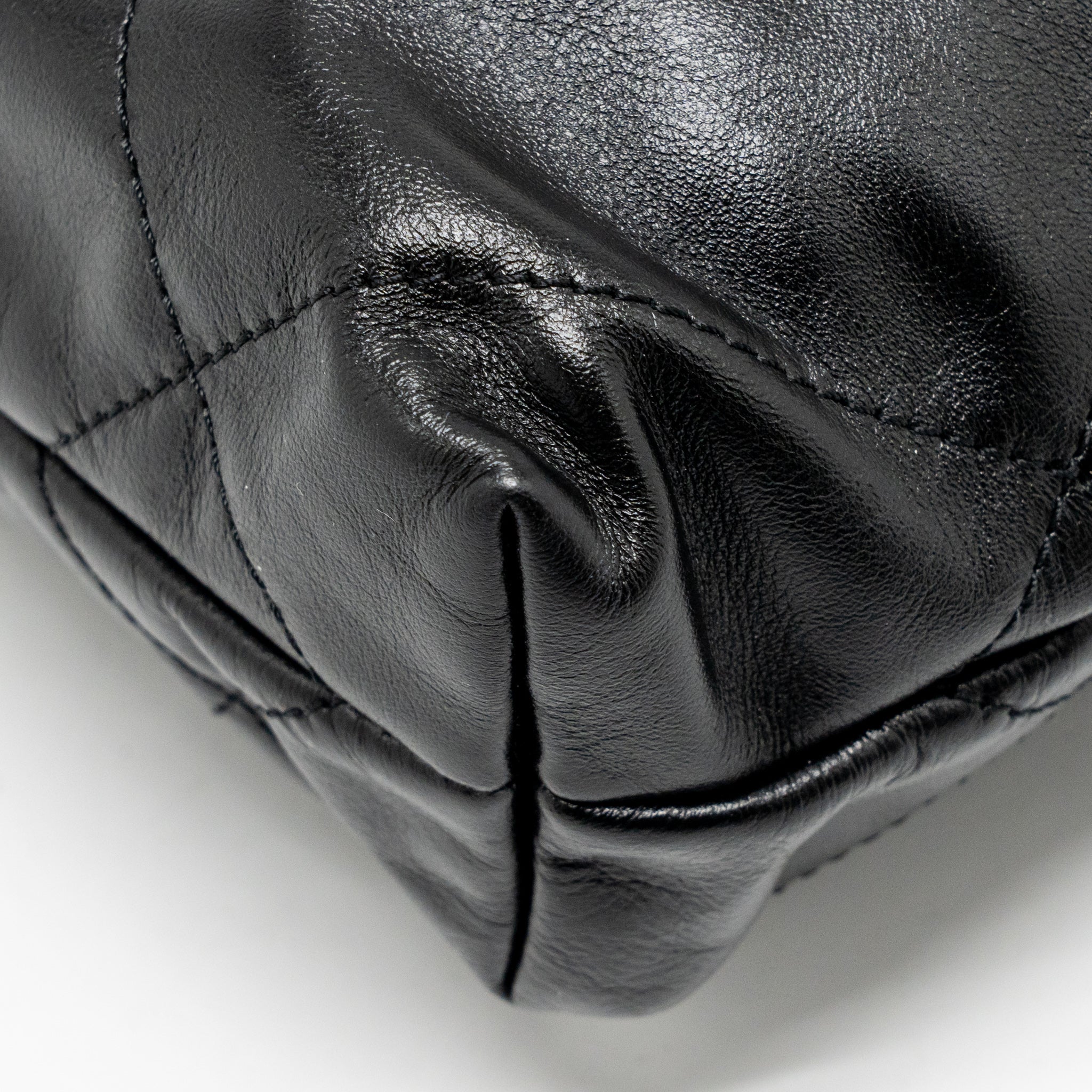 chanel-mini-22-bag-shiny-calfskin-black-ghw-microchip-6