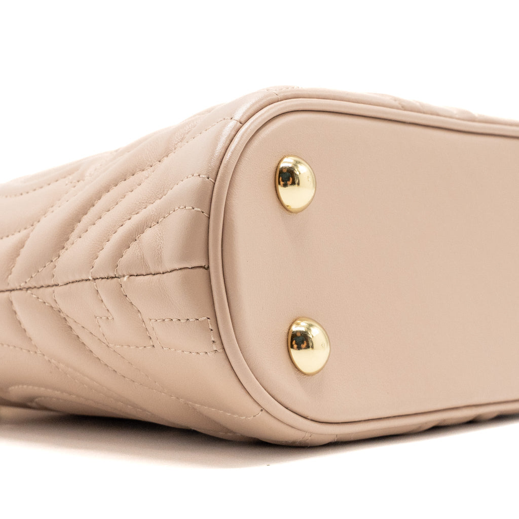 ferragamo-gancini-quilted-leather-tote-bag-calfskin-beige-lghw