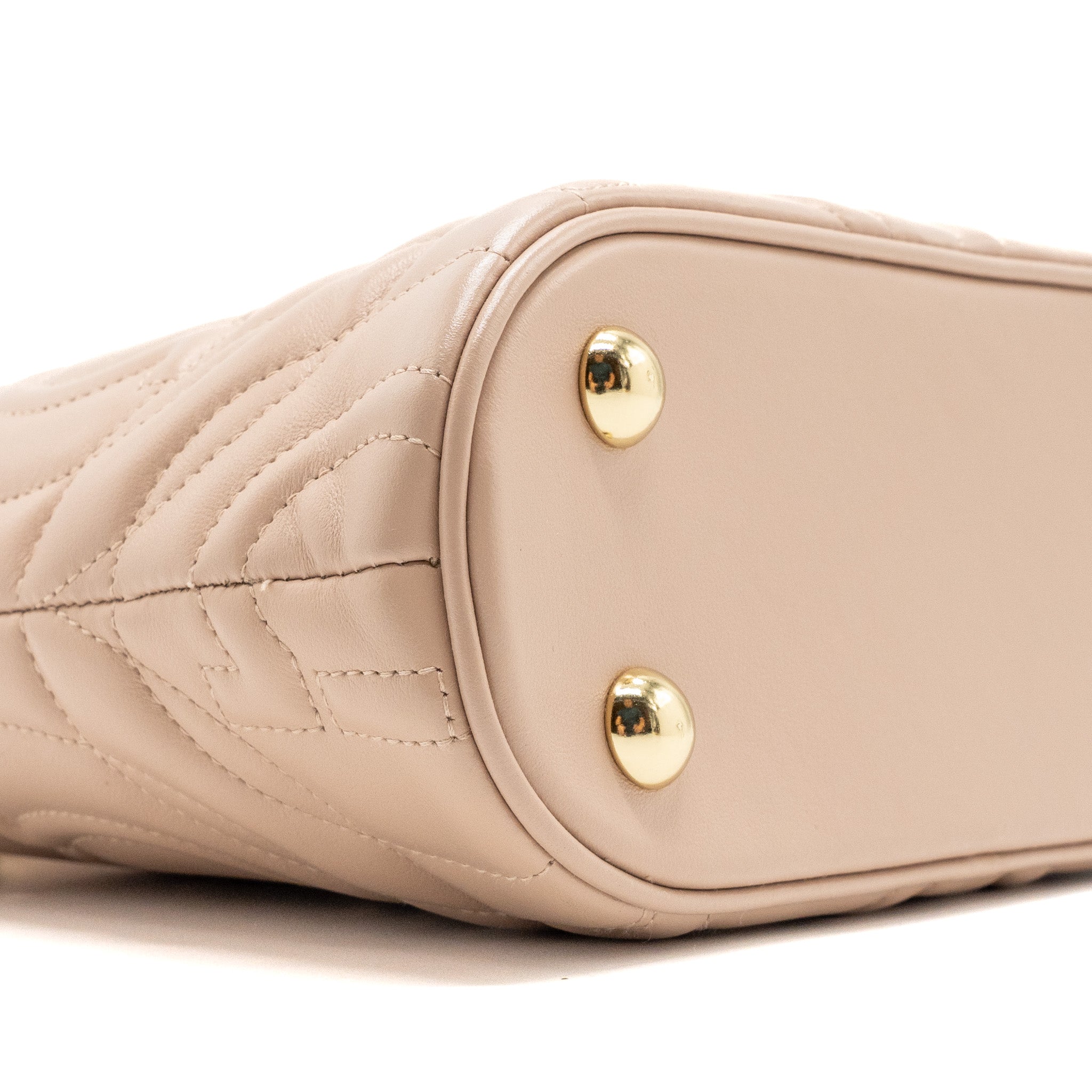 ferragamo-gancini-quilted-leather-tote-bag-calfskin-beige-lghw