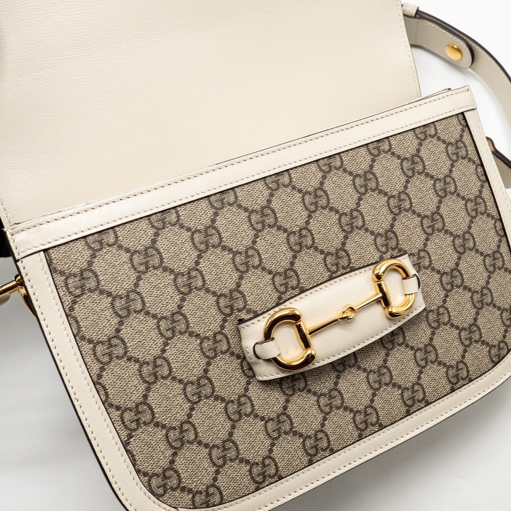 gucci-horsebit-1955-shoulder-bag-gg-supreme-canvas-leather-beige-white-ghw