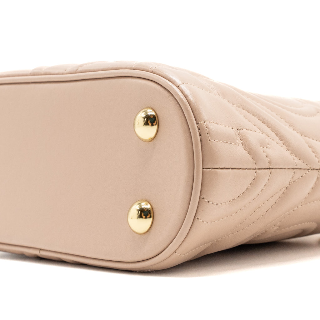 ferragamo-gancini-quilted-leather-tote-bag-calfskin-beige-lghw