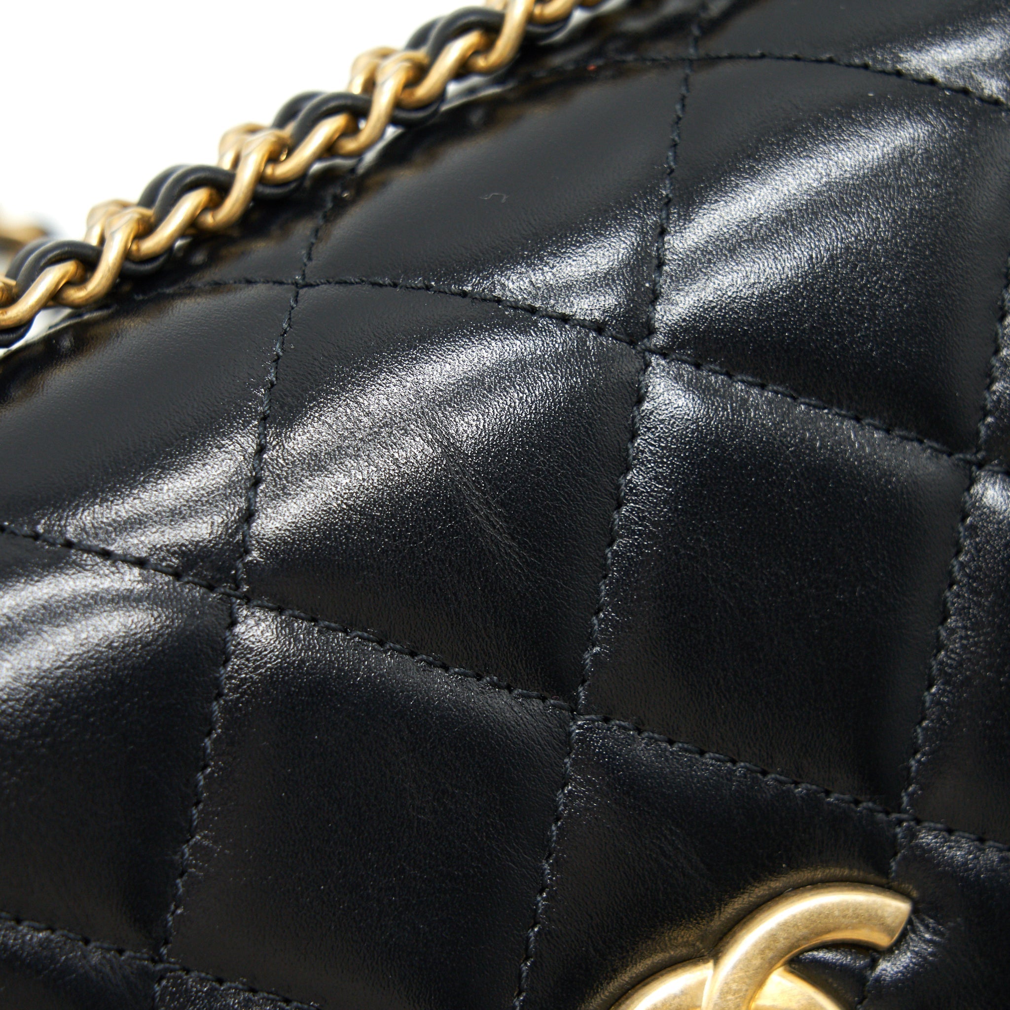 chanel-21a-gold-crush-mini-flap-bag-calfskin-black-ghw
