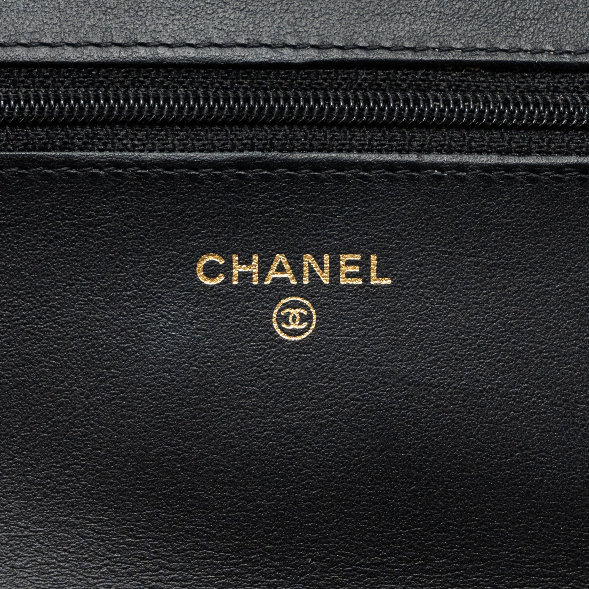 chanel-2-55-reissue-lucky-charms-wallet-on-chain-aged-calfskin-black-ghw