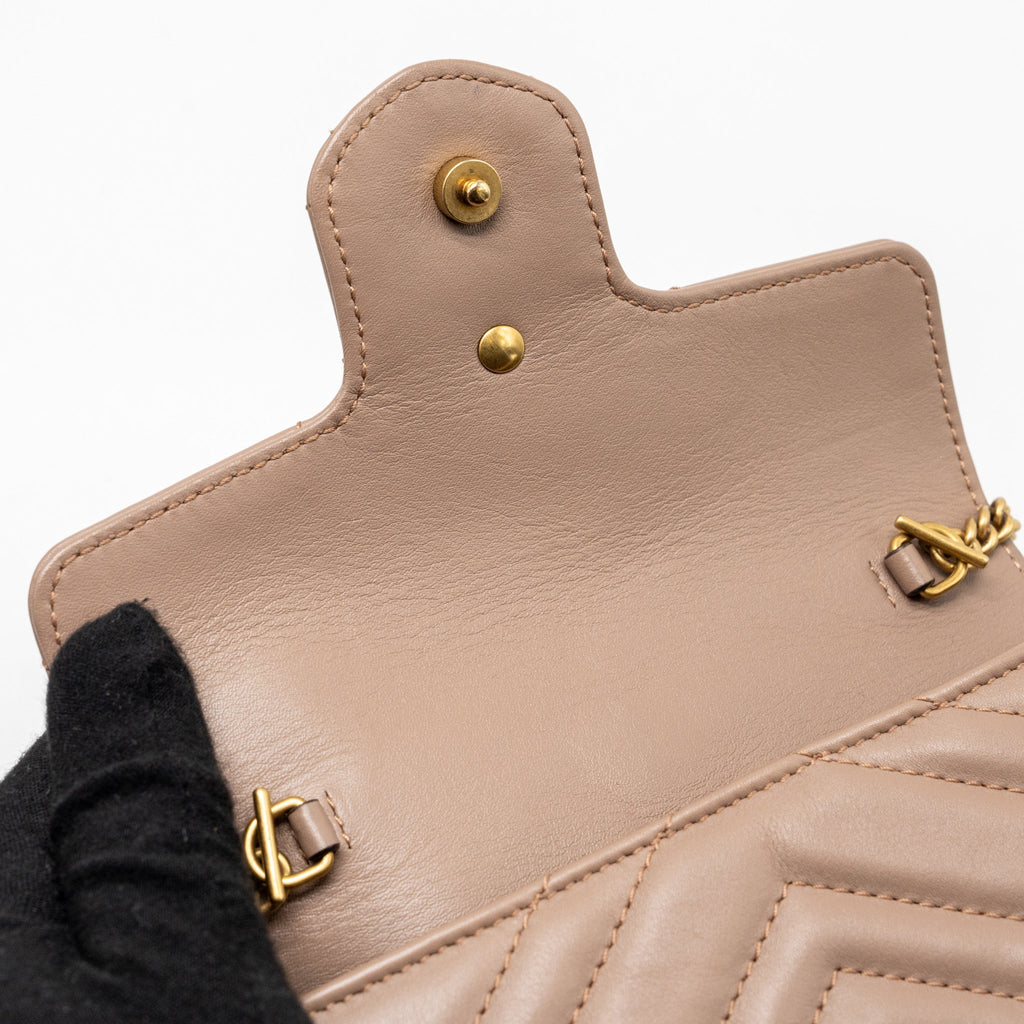 gucci-super-mini-gg-marmont-calfskin-beige-ghw