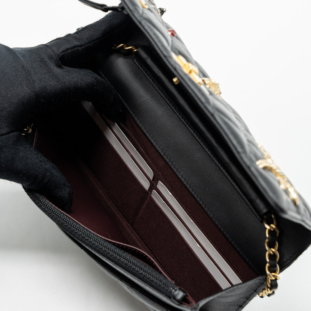 chanel-2-55-reissue-lucky-charms-wallet-on-chain-aged-calfskin-black-ghw