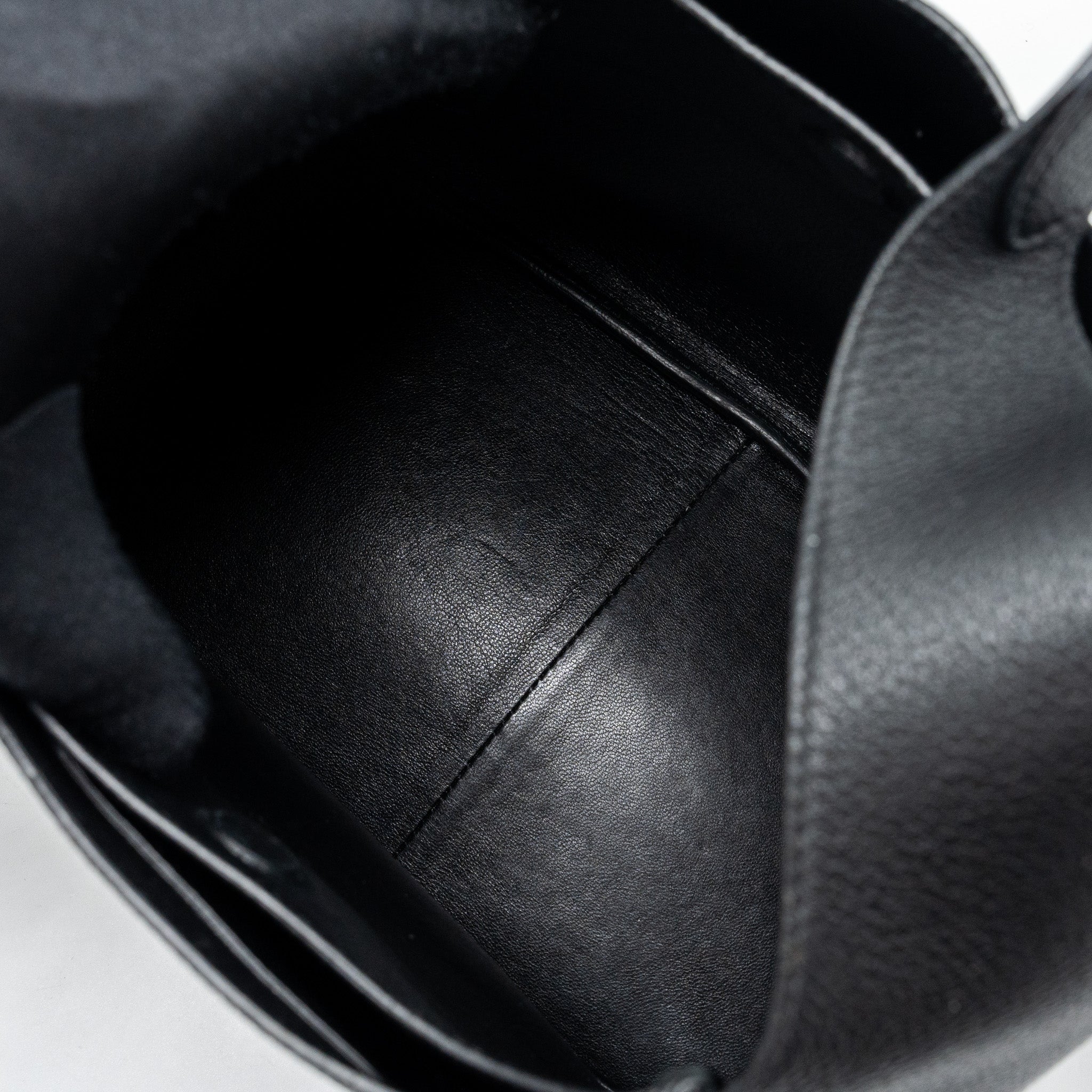 prada-medium-leather-tote-black-shw