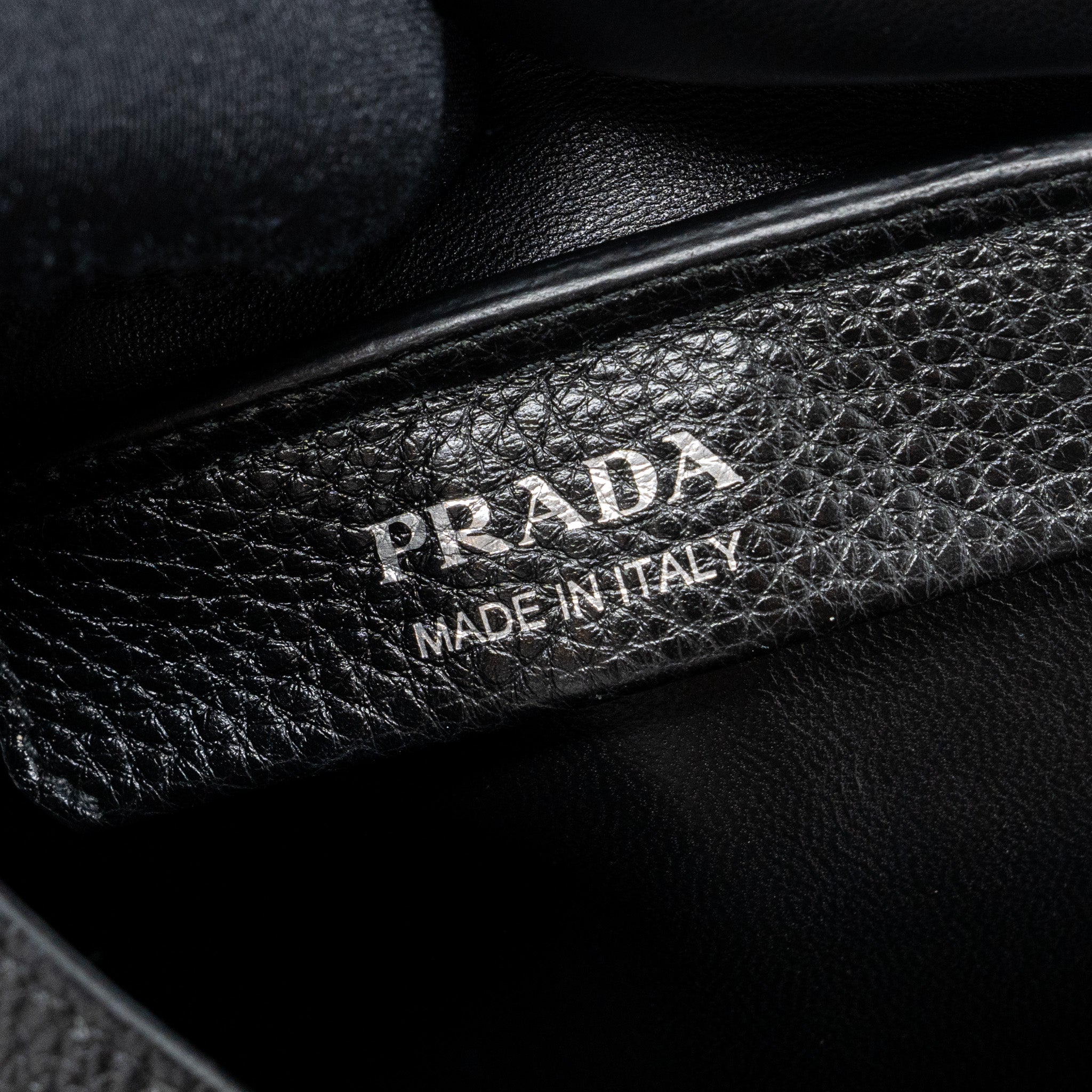 prada-medium-leather-tote-black-shw
