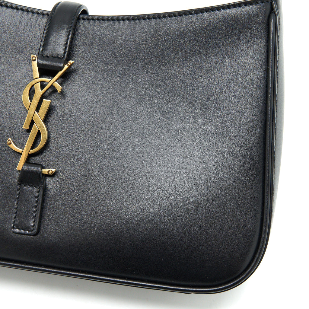 saint-laurent-le-5-a-7-hobo-bag-calfskin-black-ghw