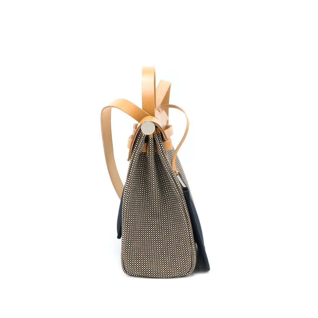 hermes-herbag-31-hunter-canvas-noir-blanc-desert-nat-sable-shw-stamp-u
