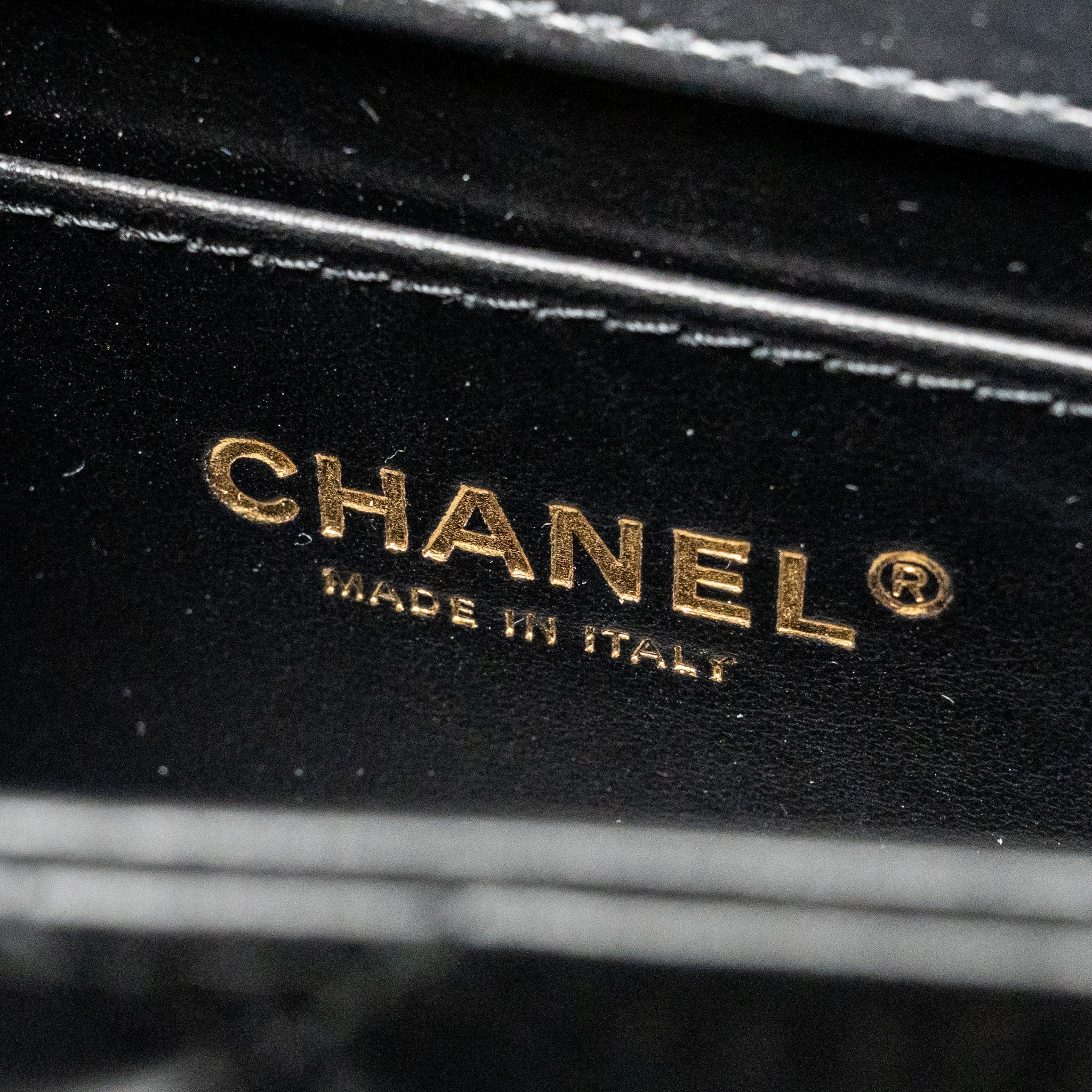 chanel-gold-crush-black