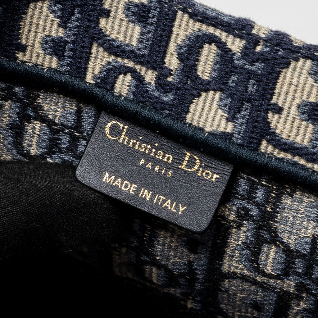 dior-medium-book-tote-blue-dior-oblique-embroidery-2