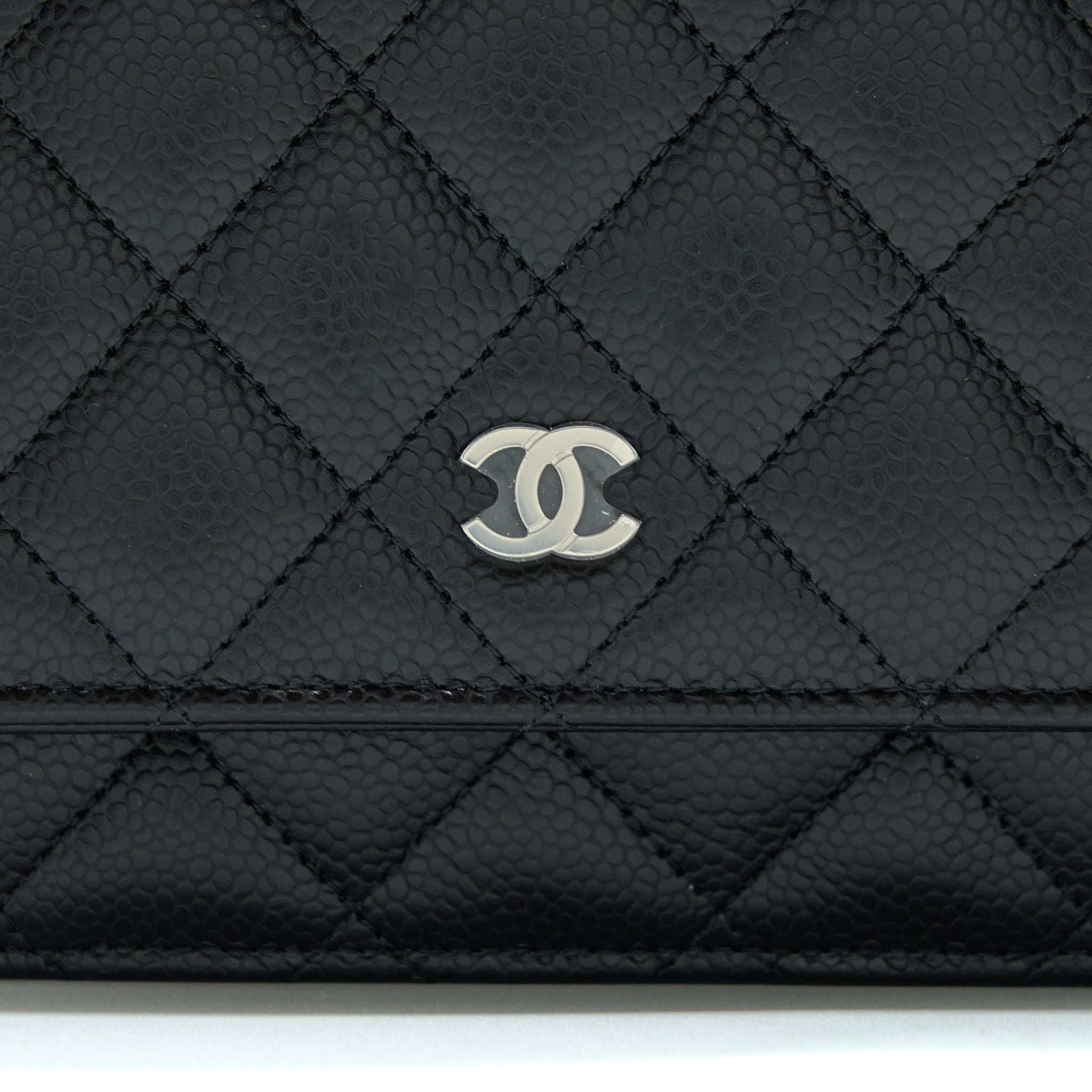 chanel-classic-wallet-on-chain-caviar-black-shw-microchip-2