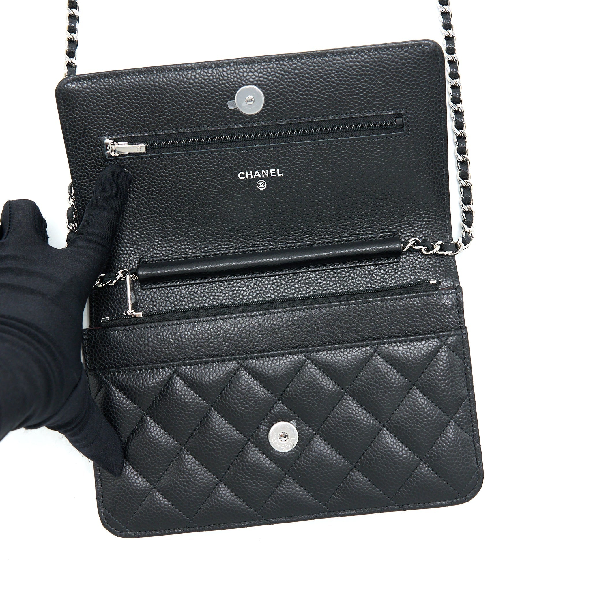 chanel-classic-wallet-on-chain-caviar-black-shw-microchip-2