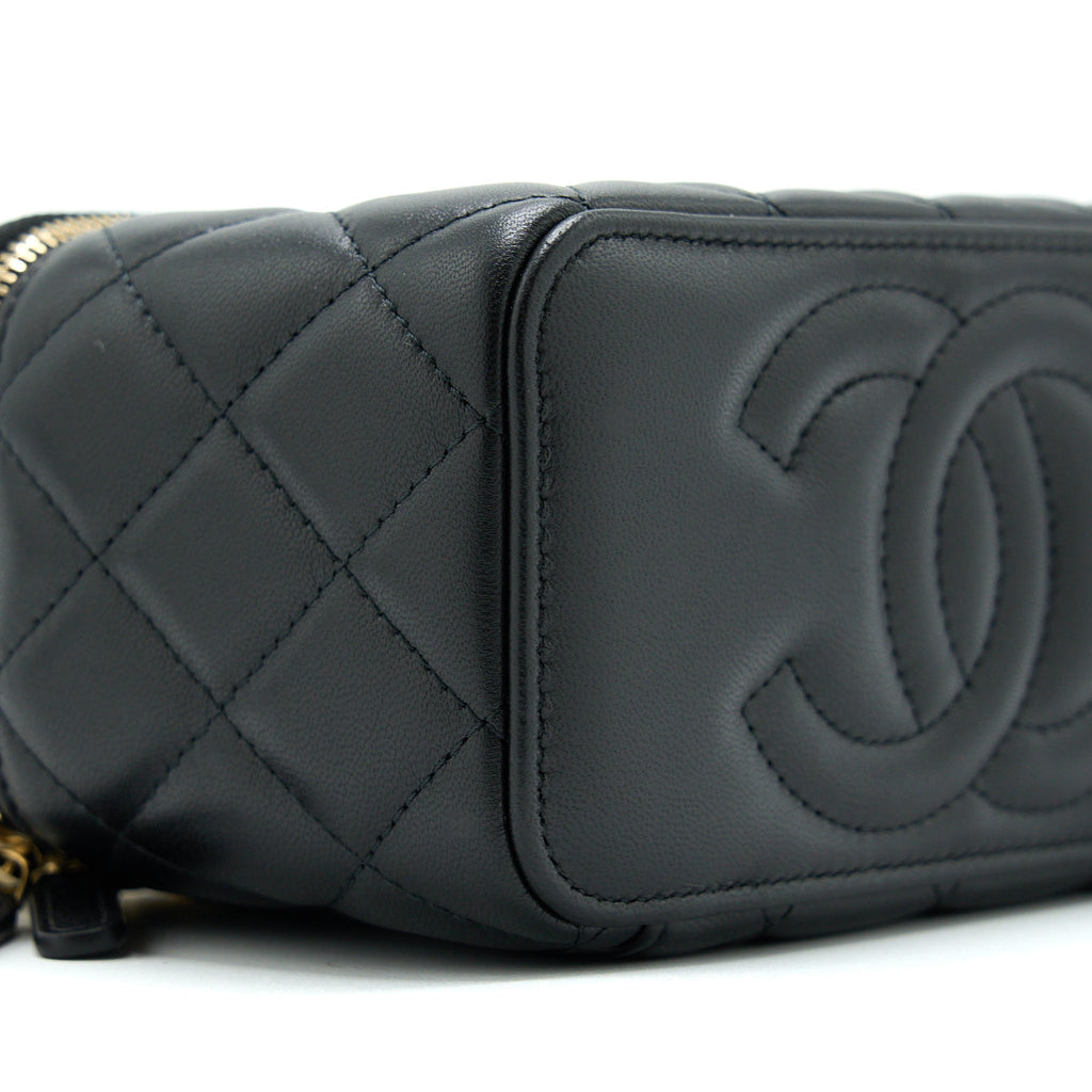 chanel-22s-pearl-crush-long-vanity-with-chain-lambskin-black-ghw-3