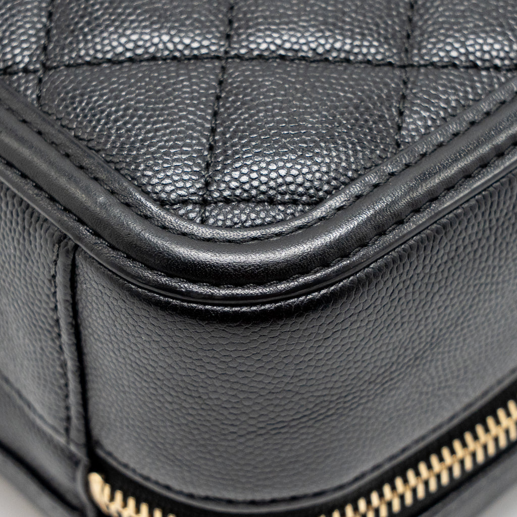 chanel-cc-filigree-vanity-caviar-black-ghw