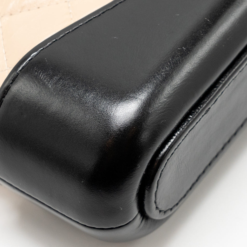 chanel-gabrielle-double-zip-clutch-on-chain-calfskin-beige-black-multicolor-hardware-copy