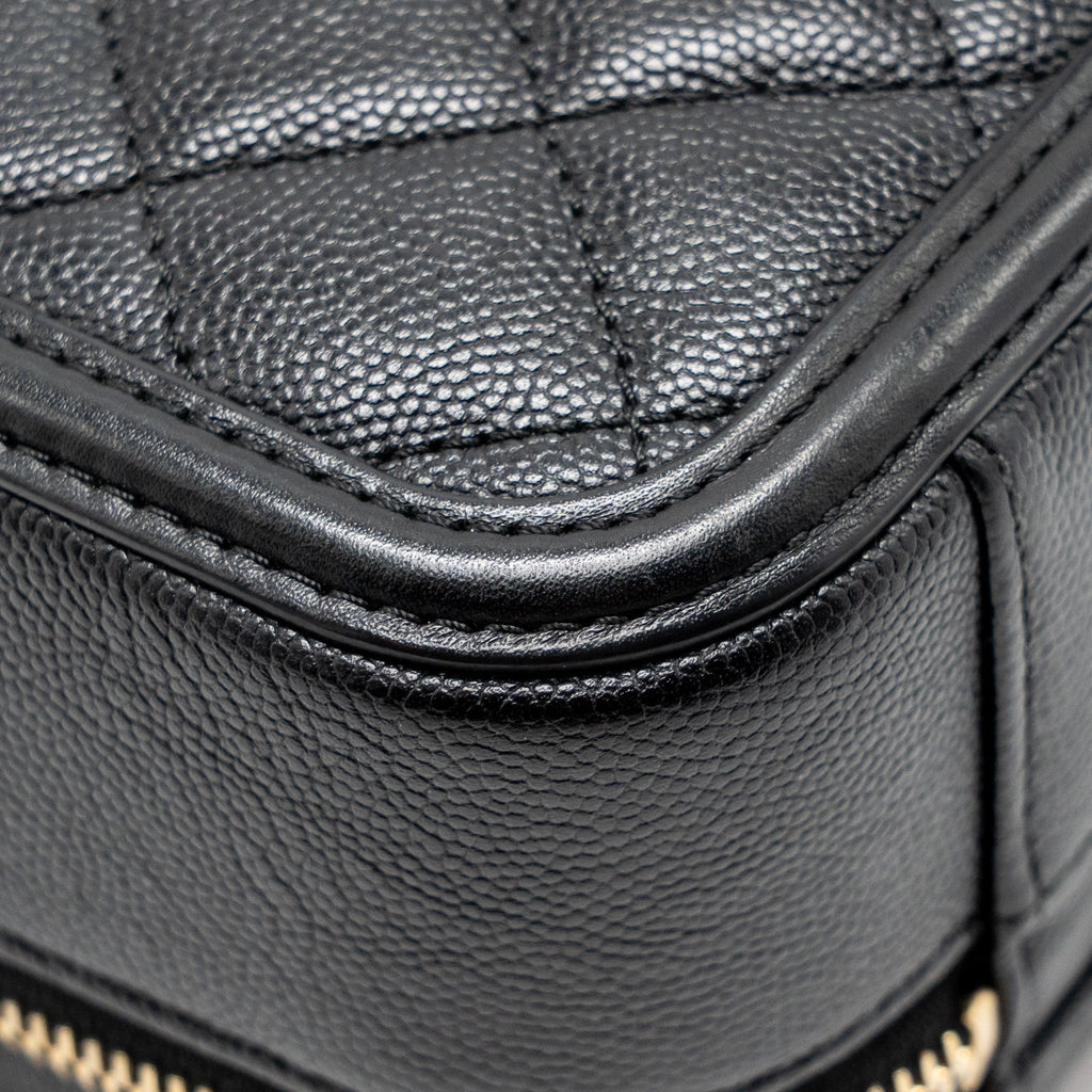 chanel-cc-filigree-vanity-caviar-black-ghw