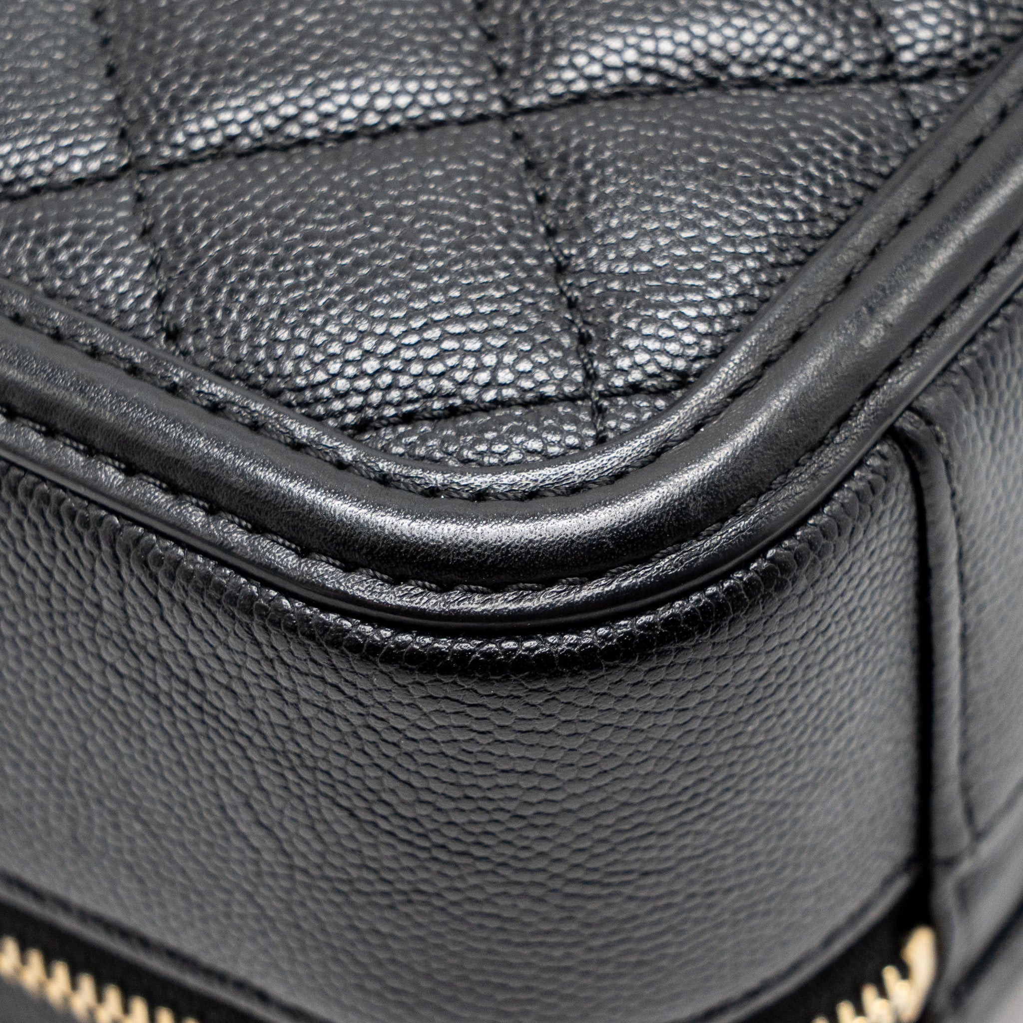 chanel-cc-filigree-vanity-caviar-black-ghw