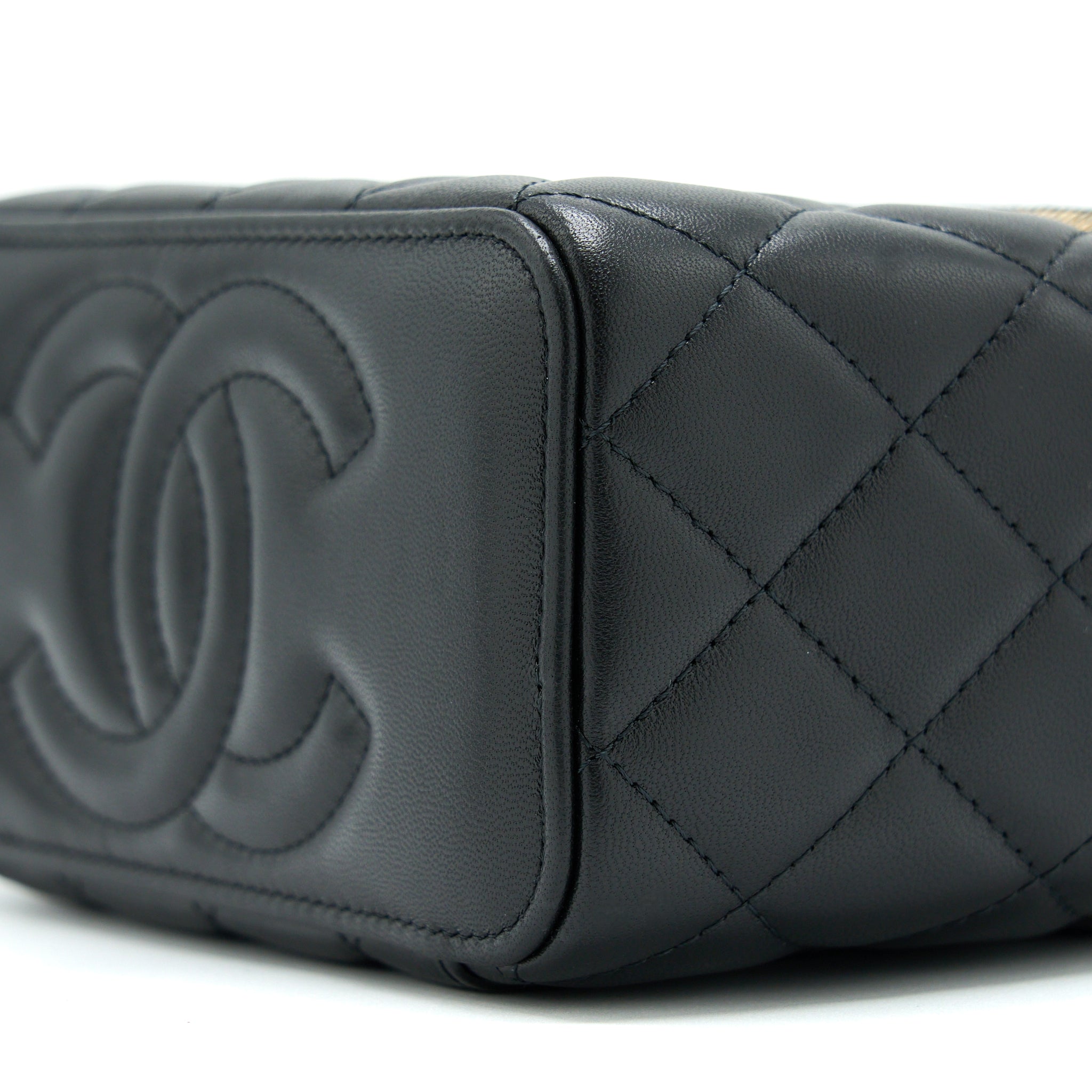 chanel-22s-pearl-crush-long-vanity-with-chain-lambskin-black-ghw-3
