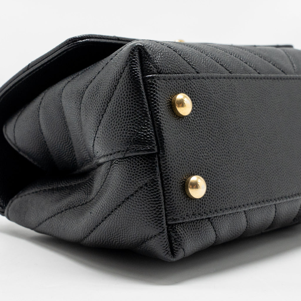 chanel-small-coco-handle-with-lizard-embossed-handle-chevron-caviar-black-ghw