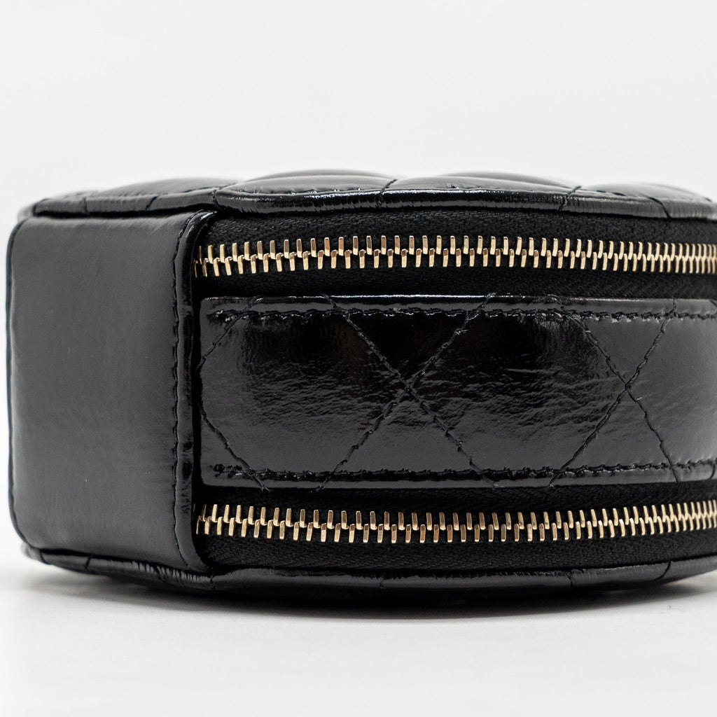 chanel-22b-top-handle-mini-round-vanity-case-with-chain-shiny-leather-black-lghw-microchip