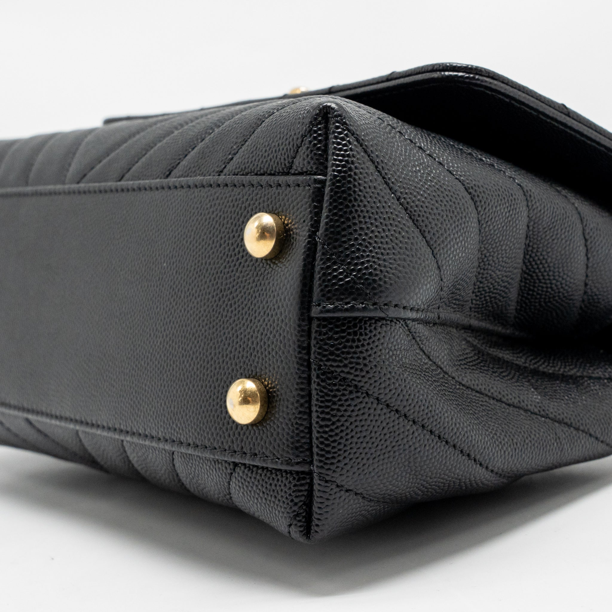 chanel-small-coco-handle-with-lizard-embossed-handle-chevron-caviar-black-ghw
