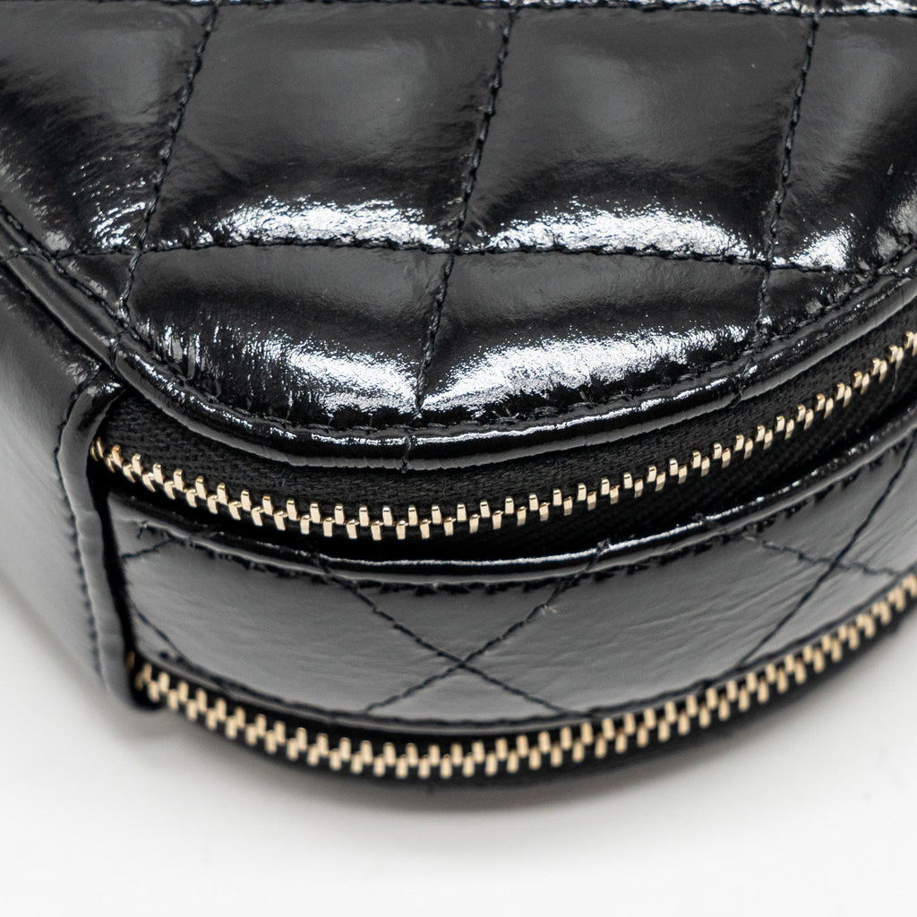 chanel-22b-top-handle-mini-round-vanity-case-with-chain-shiny-leather-black-lghw-microchip