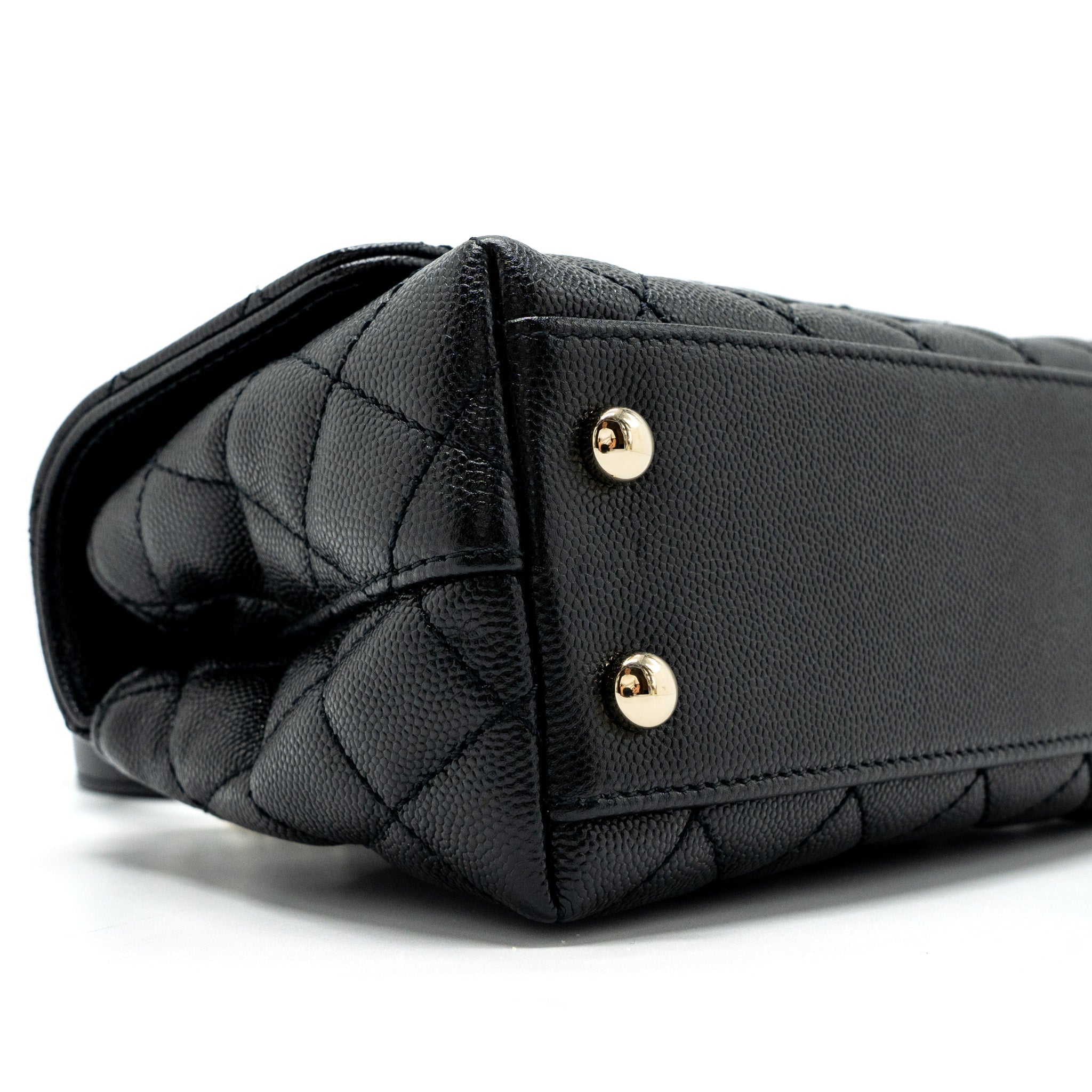 chanel-coco-handle-extra-mini-caviar-black-lghwmicrochip-2