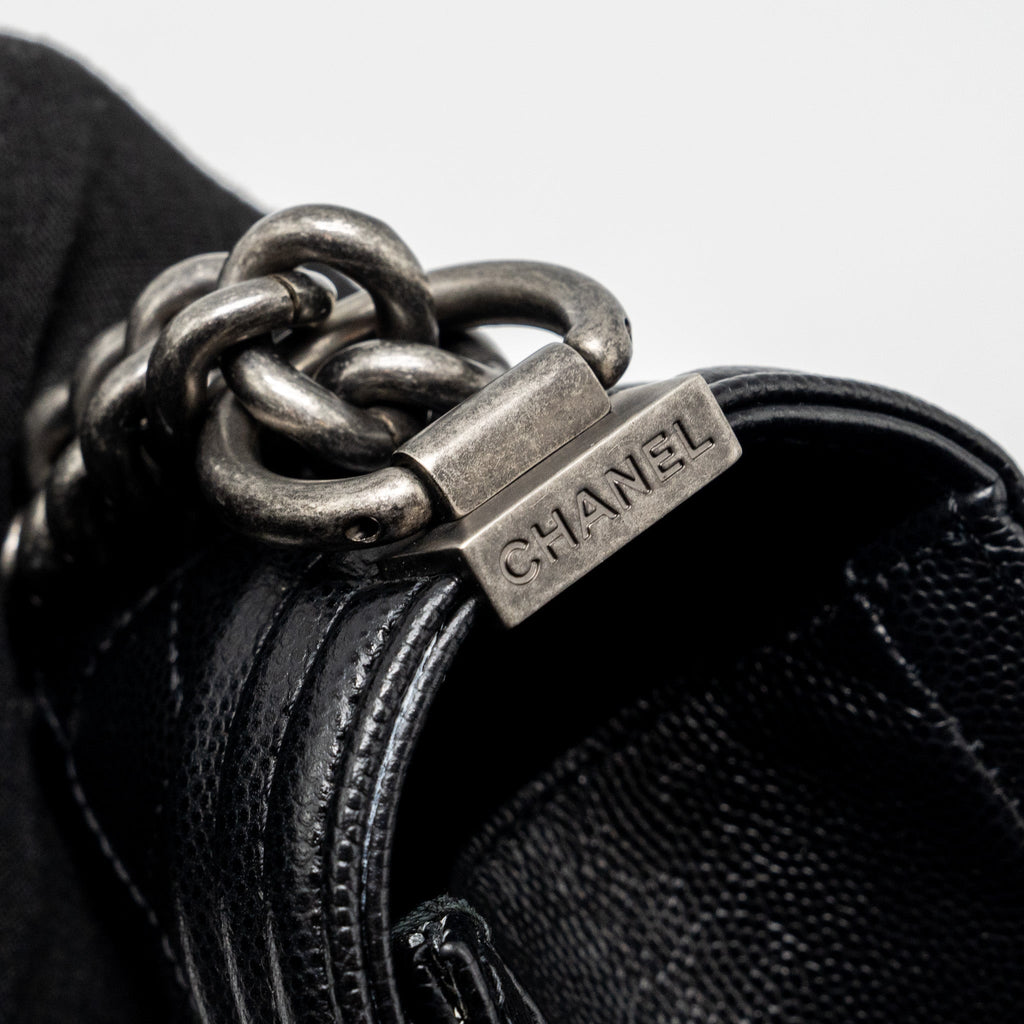 chanel-medium-boy-bag-caviar-black-ruthenium-shw