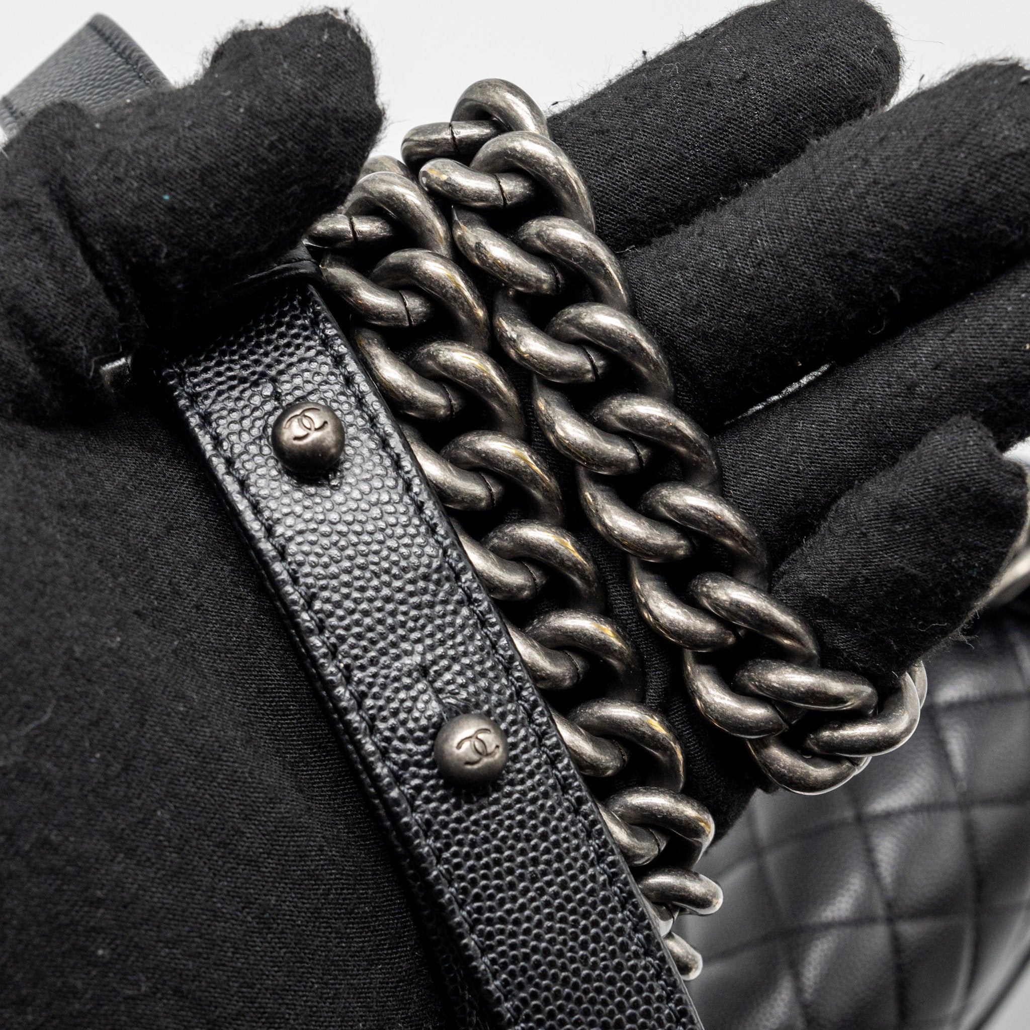 chanel-medium-boy-bag-caviar-black-ruthenium-shw