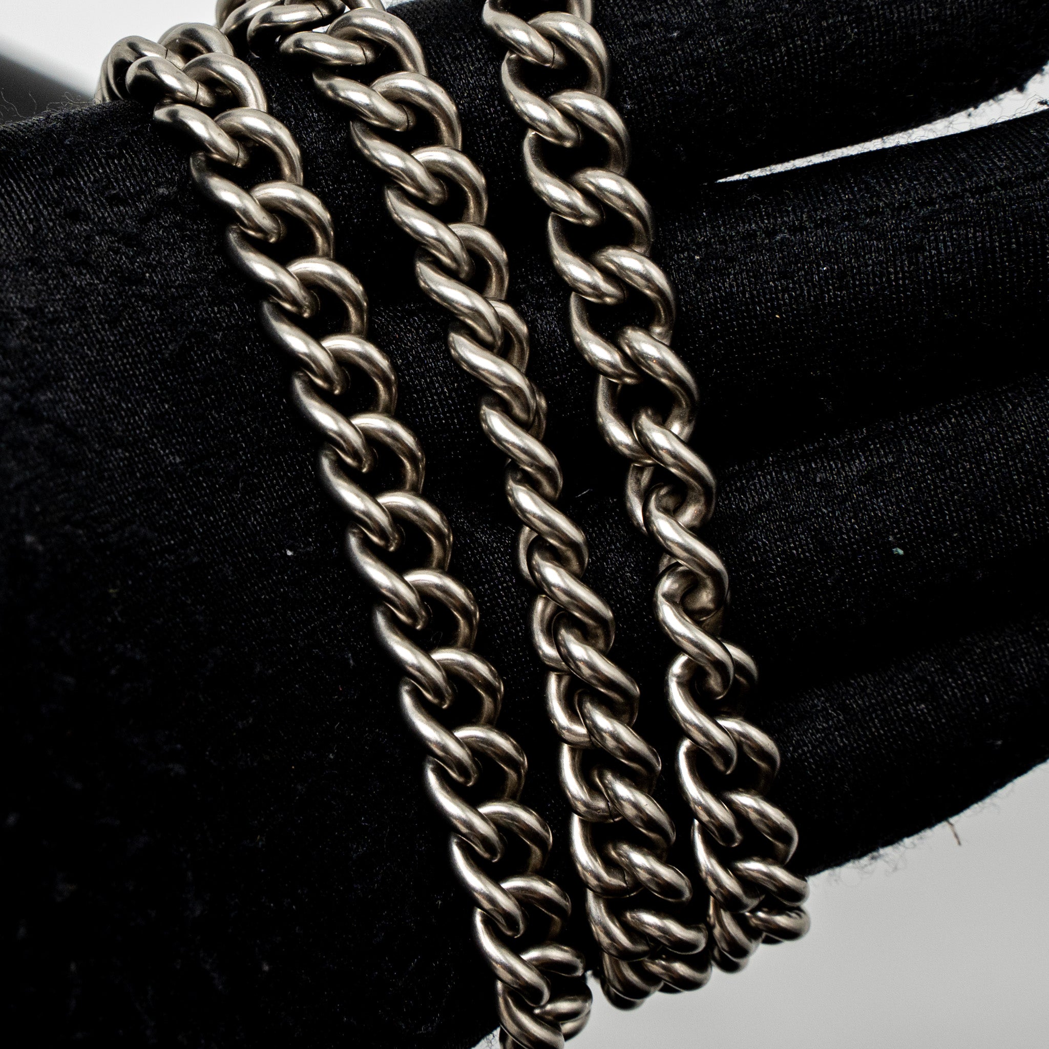 gucci-dionysus-mini-chain-bag-calfskin-black-shw