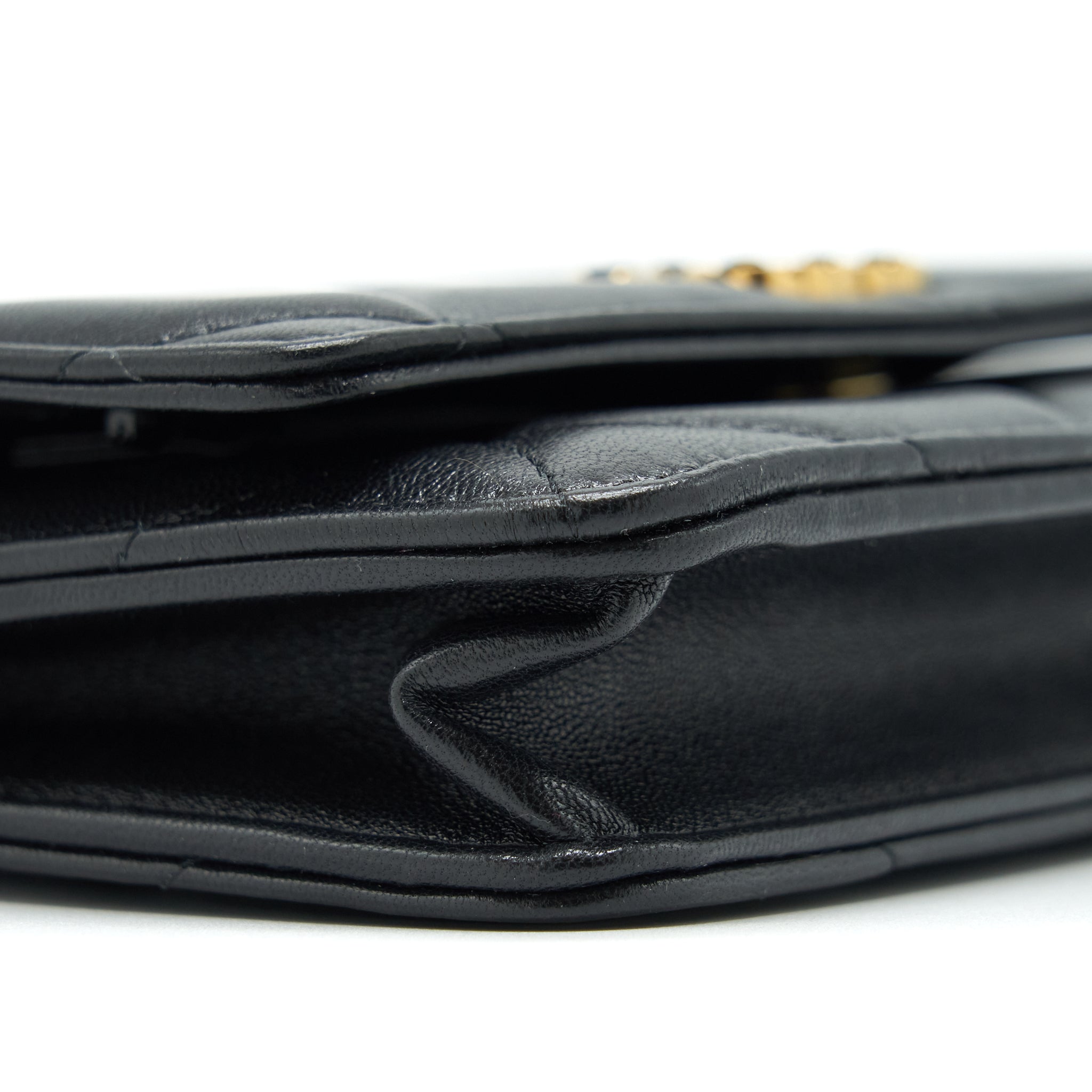 chanel-19-wallet-on-chain-lambskin-black-with-multicolour-hardware-microchip