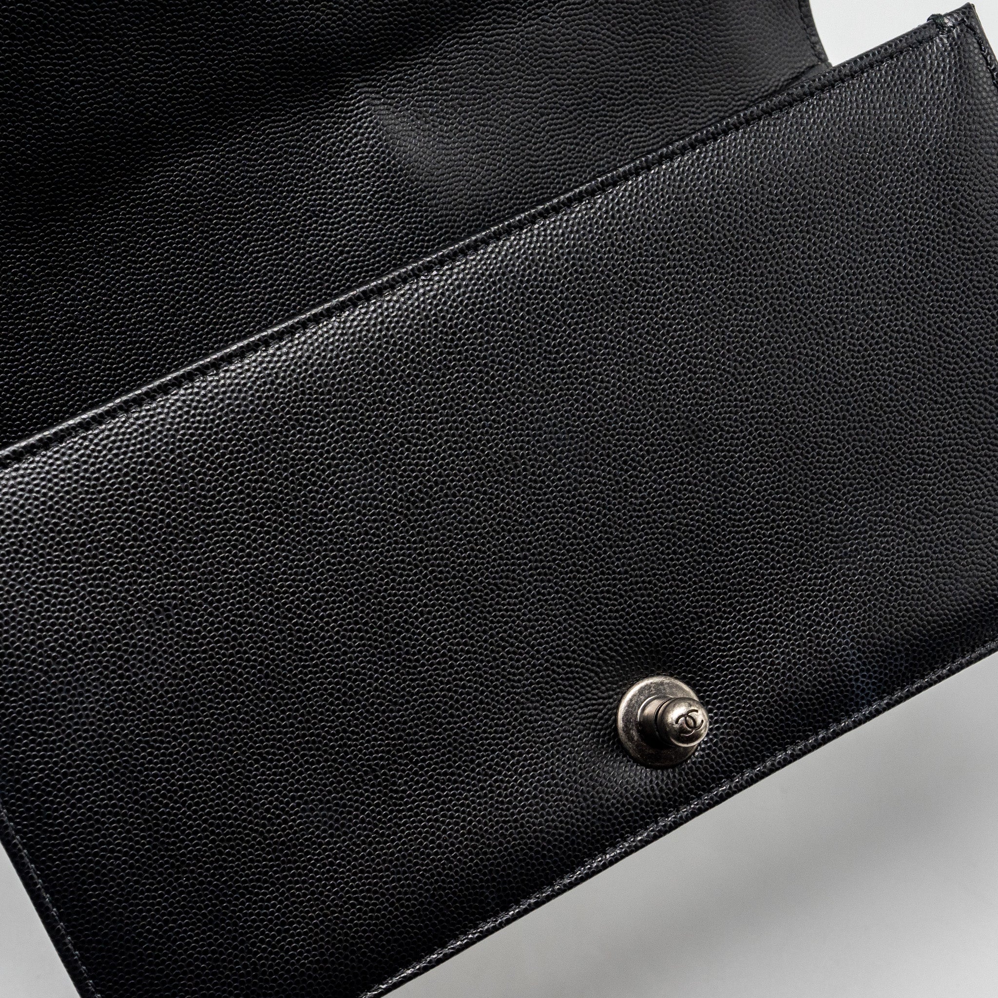 chanel-medium-boy-bag-caviar-black-ruthenium-shw