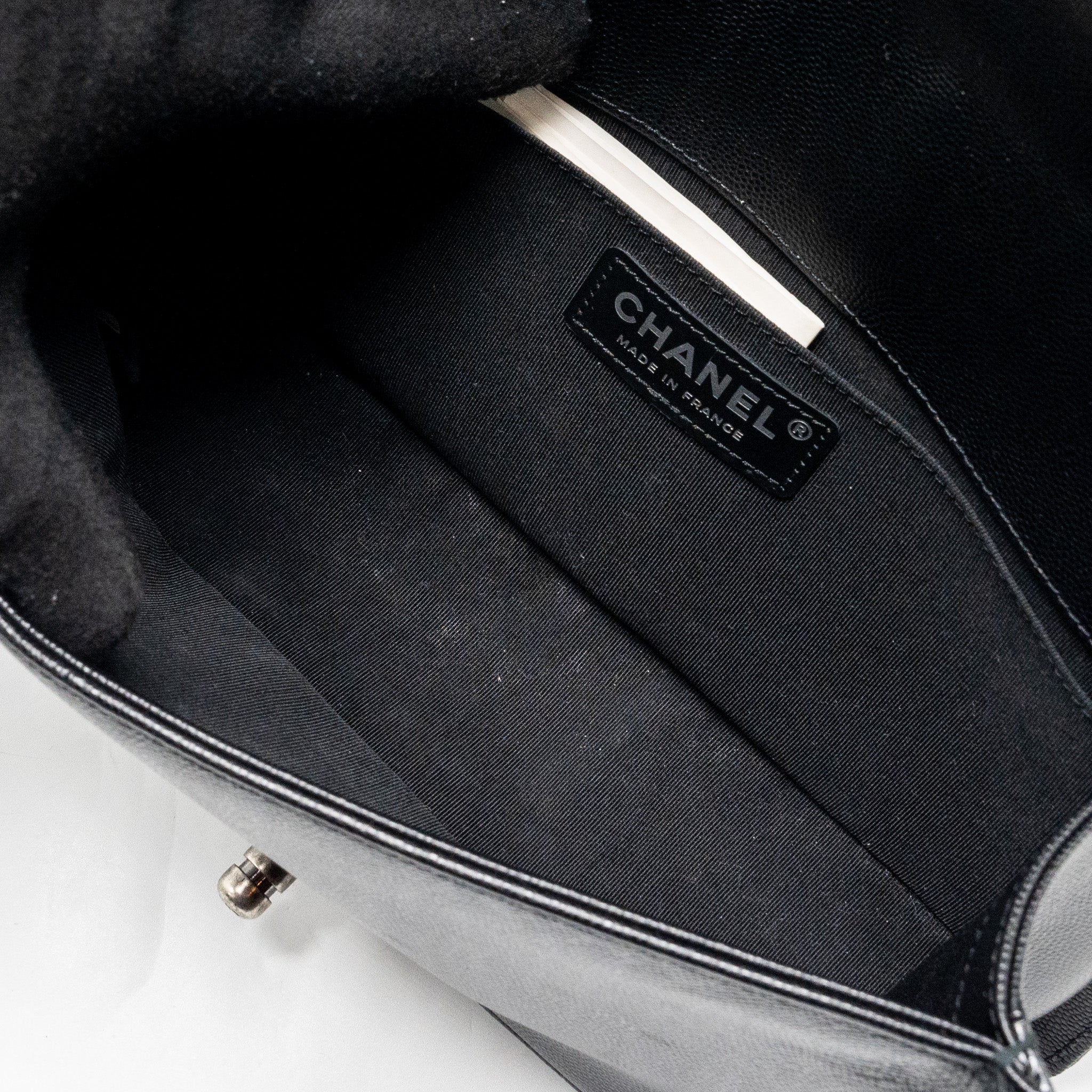 chanel-medium-boy-bag-caviar-black-ruthenium-shw