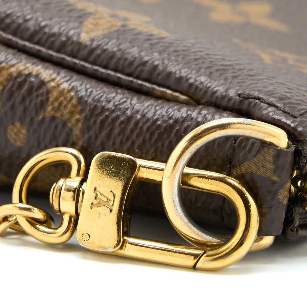 louis-vuitton-mini-pochette-accessories-monogram-canvas-ghw-4