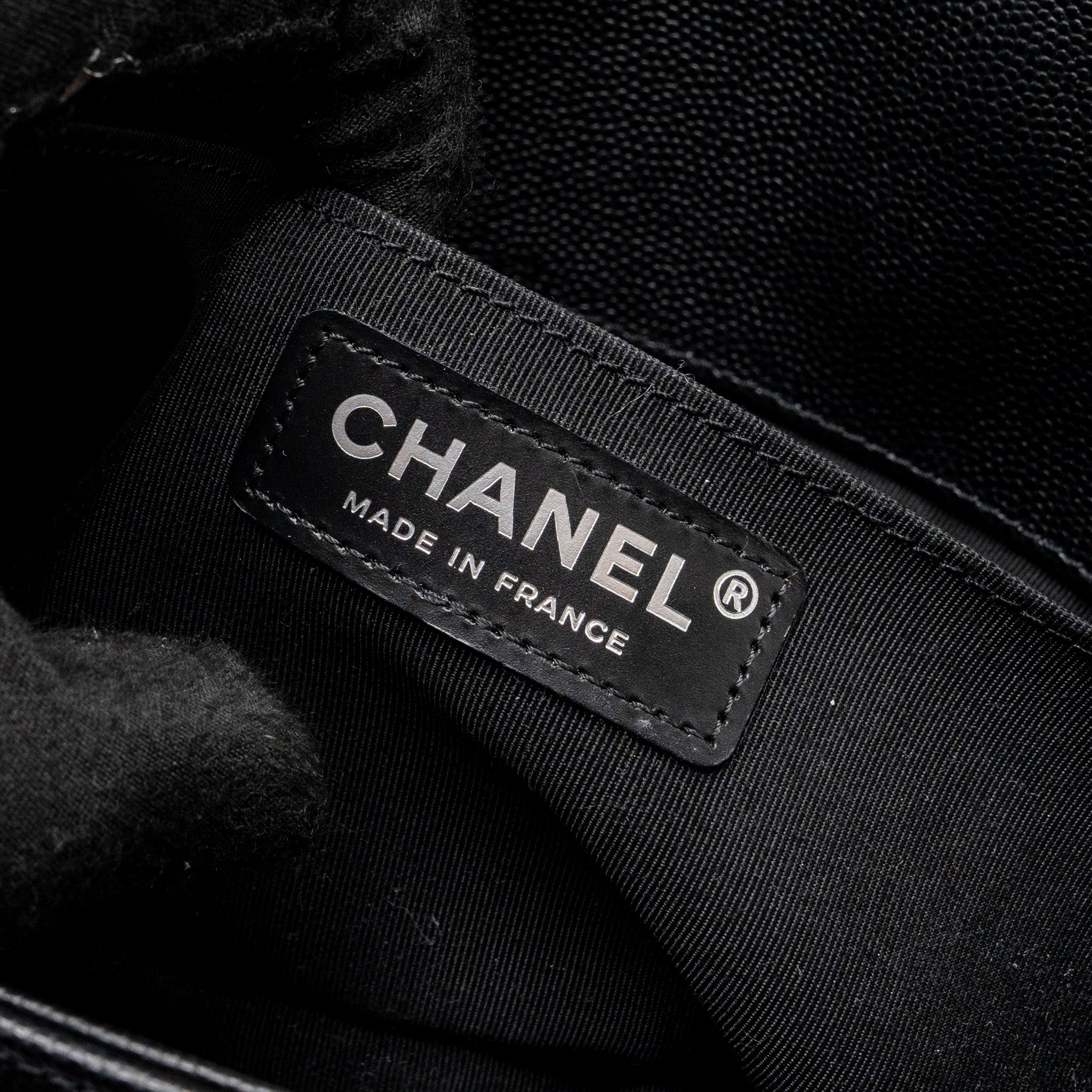 chanel-medium-boy-bag-caviar-black-ruthenium-shw