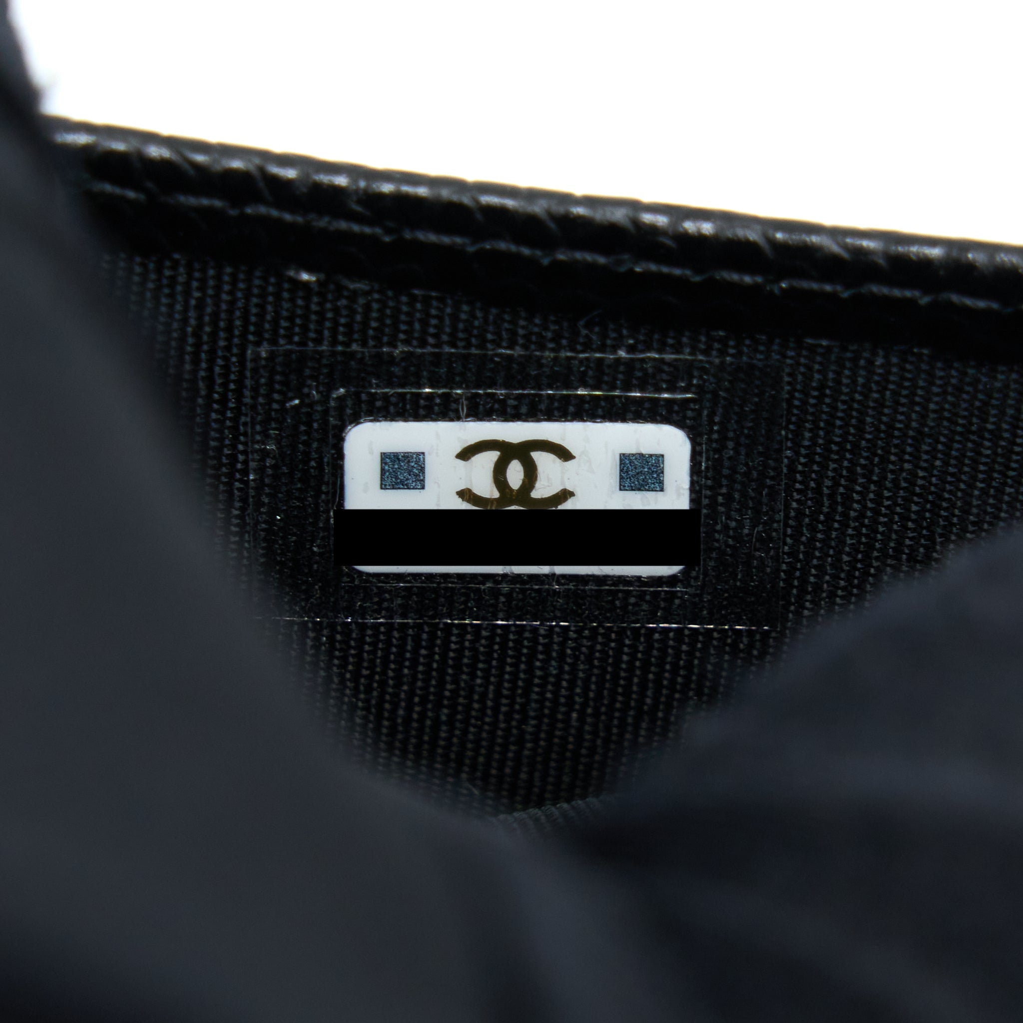 chanel-classic-card-holder-caviar-black-shw-1