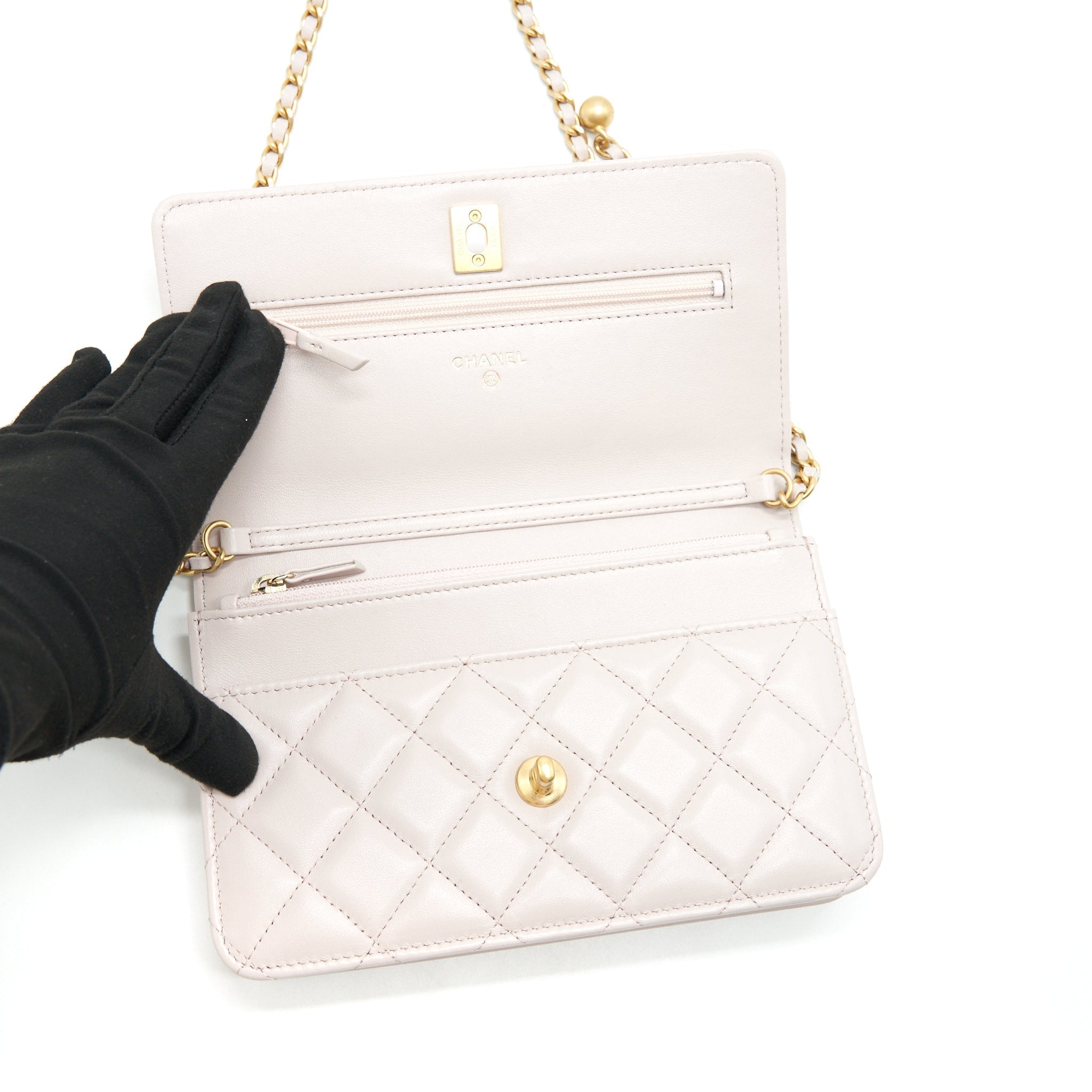 chanel-21b-light-purple-pearl-crush-wallet-on-chain-ghw