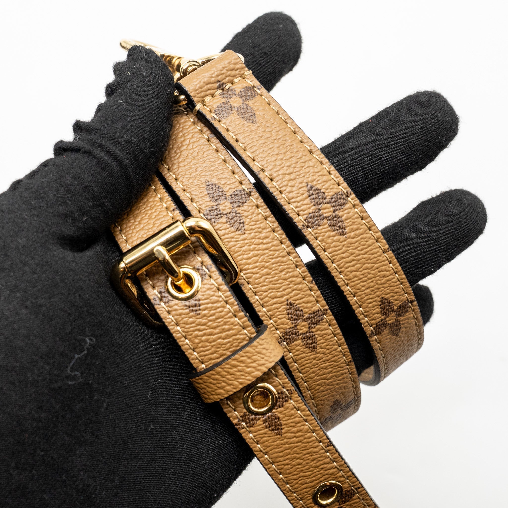 louis-vuitton-pochette-metis-monogram-reverse-canvas-ghw-10