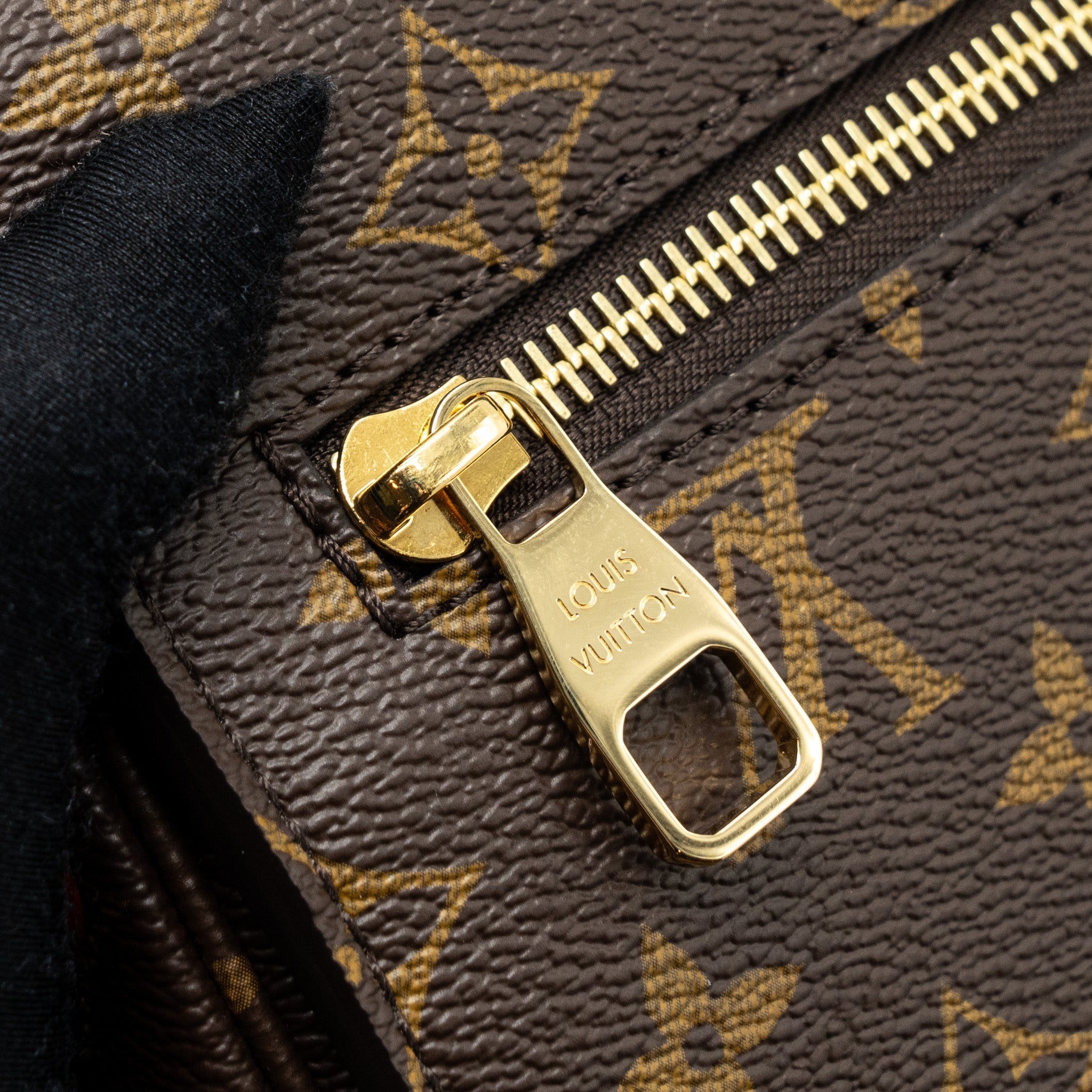 louis-vuitton-pochette-metis-monogram-canvas-ghw-18