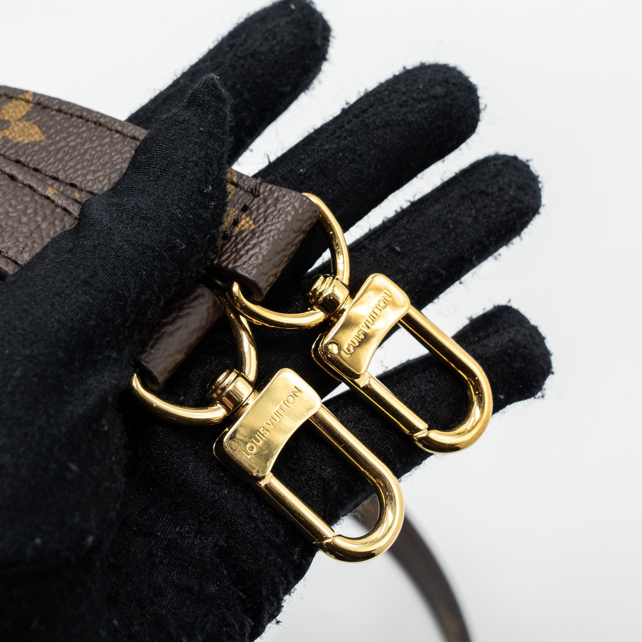 louis-vuitton-pochette-metis-monogram-canvas-ghw-18