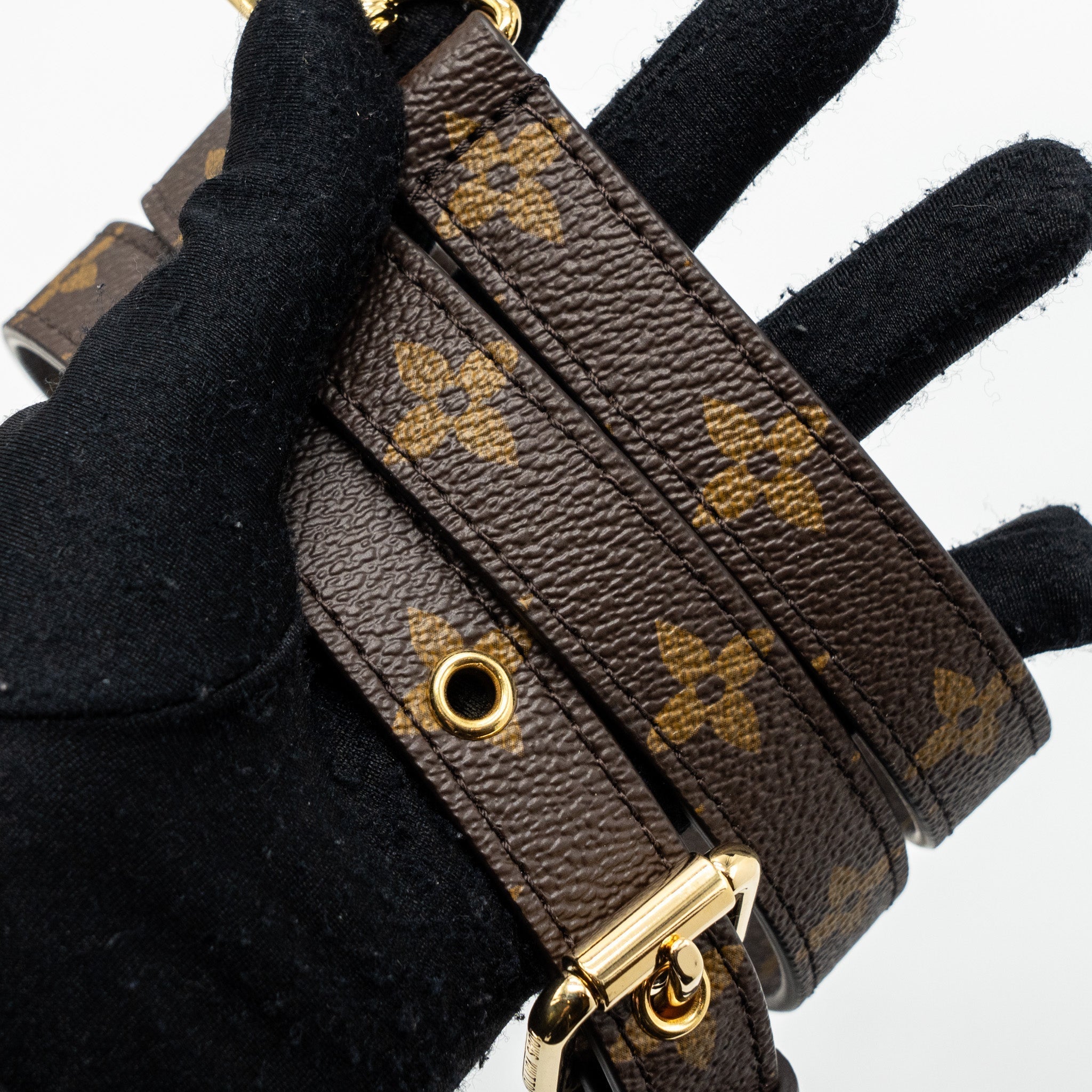 louis-vuitton-pochette-metis-monogram-canvas-ghw-18